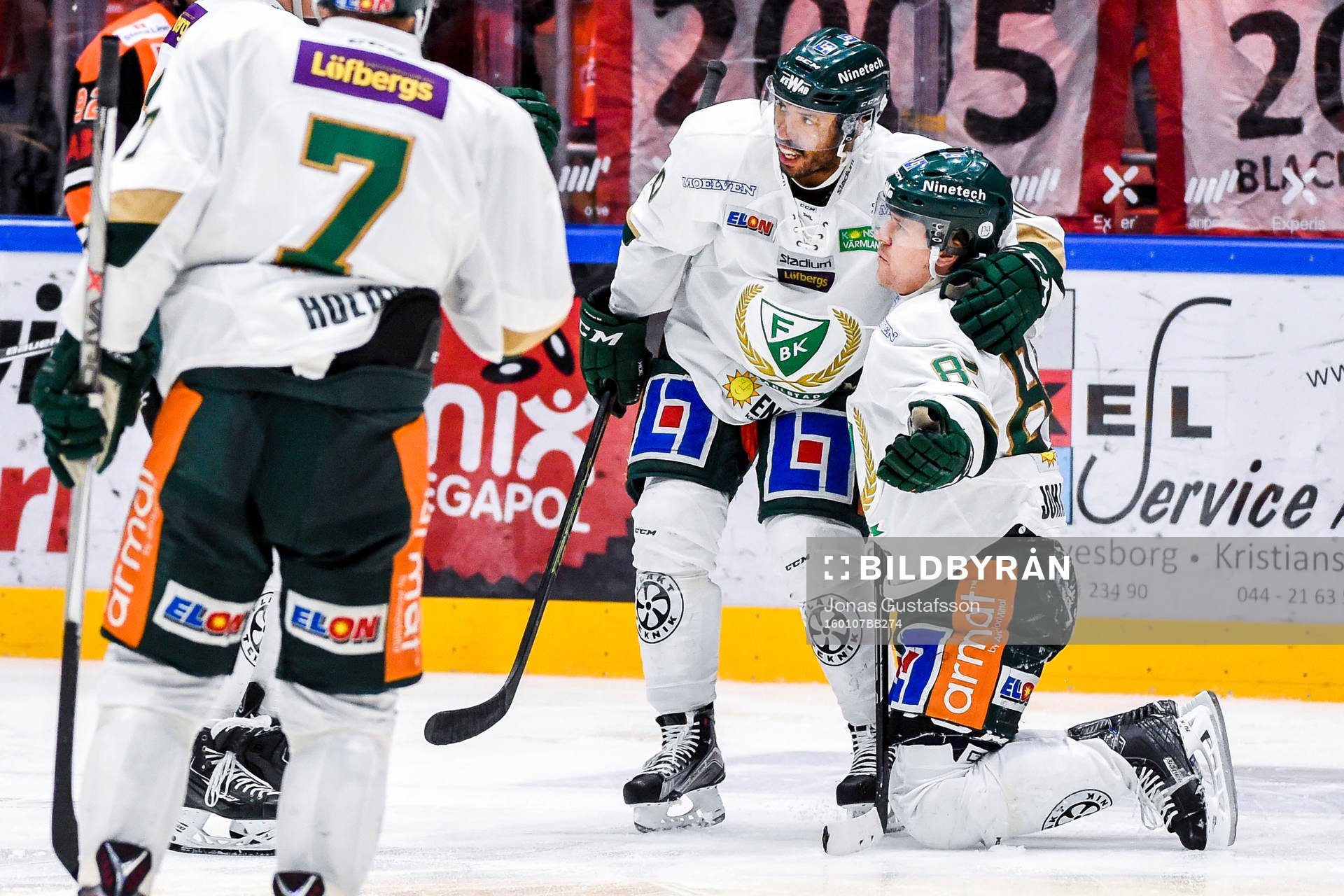 Färjestads spelare jublar