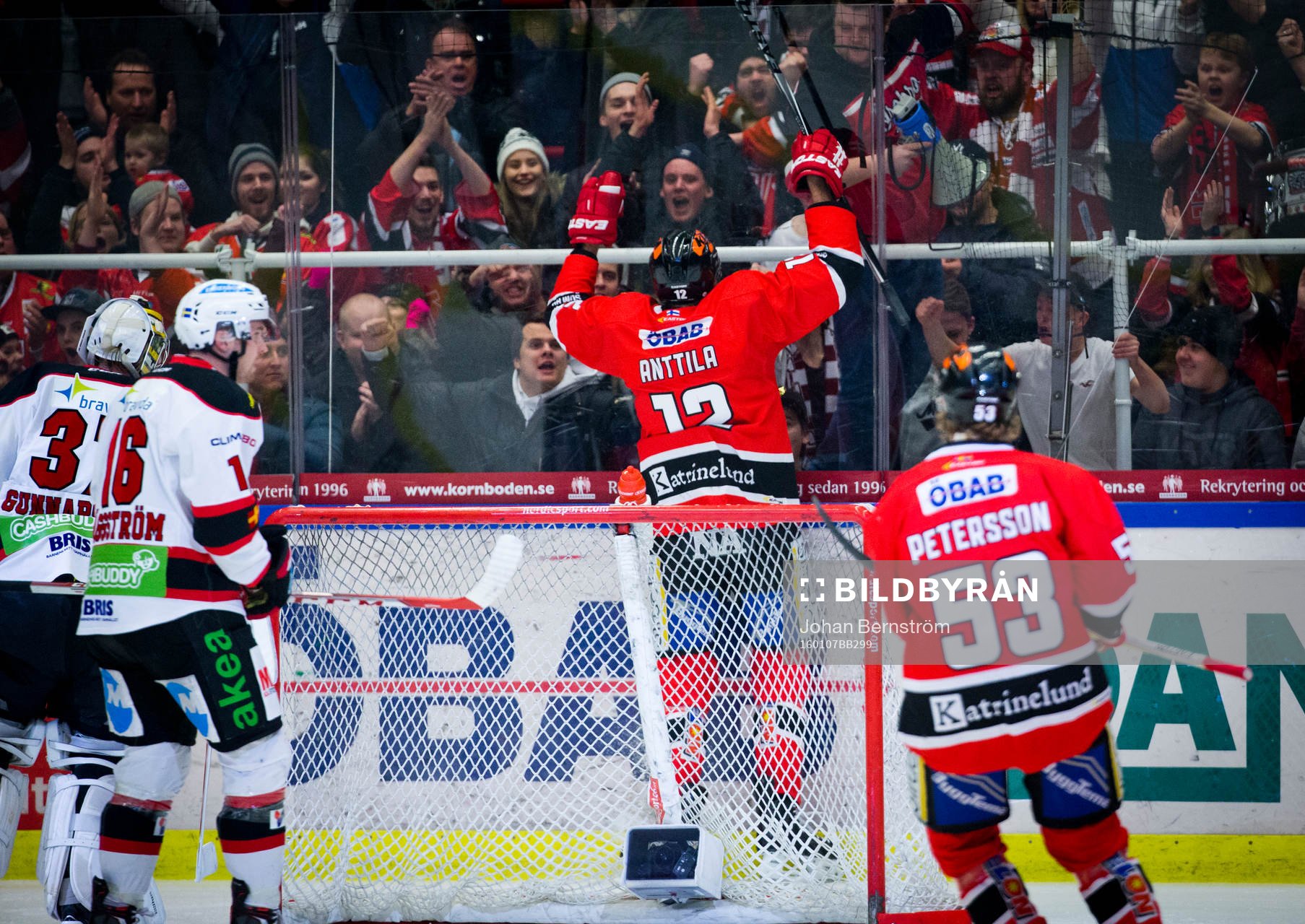 Örebros Marko Anttila gör 1-0 och jublar