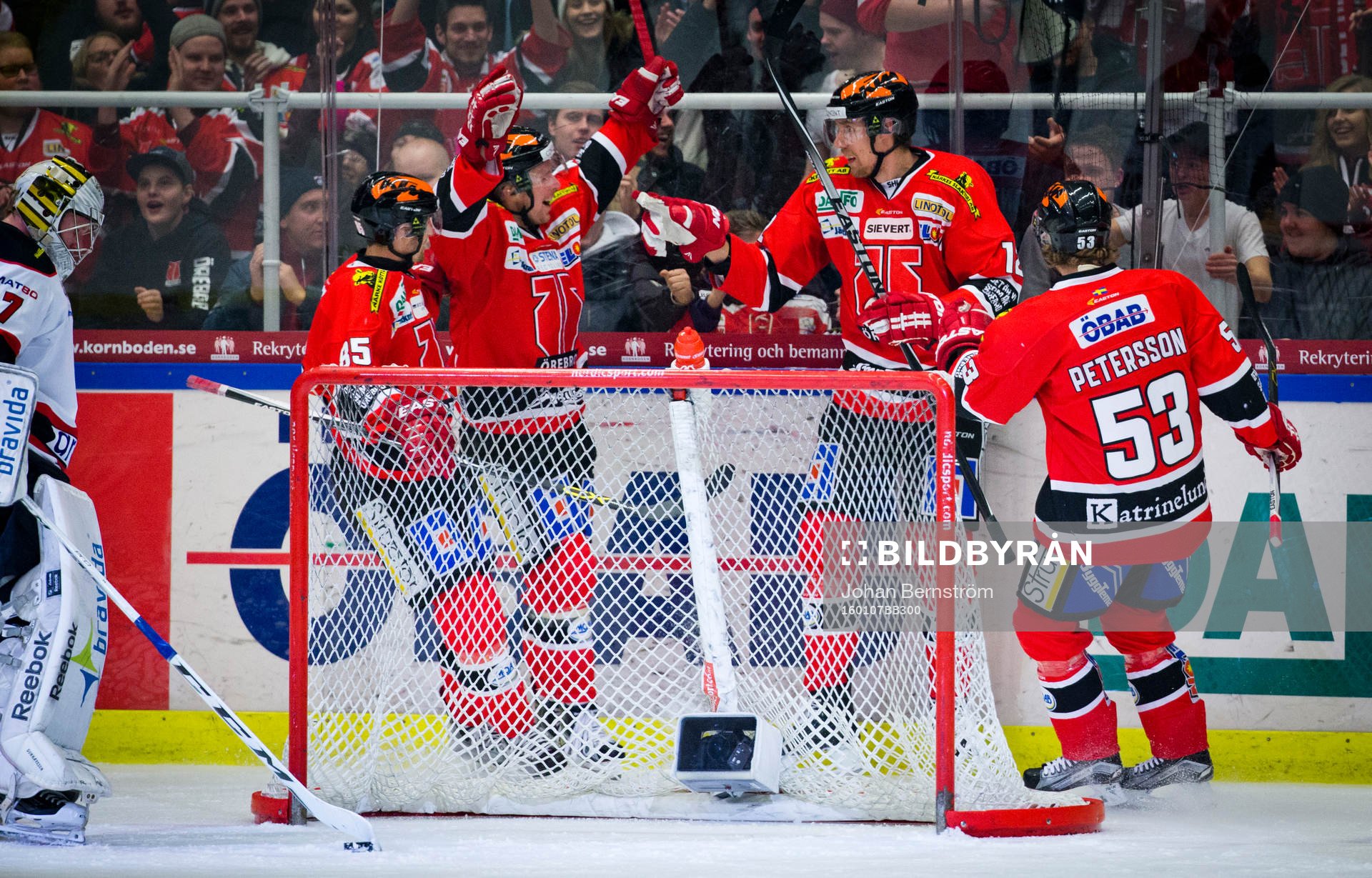 Örebros Marko Anttila gör 1-0 och jublar