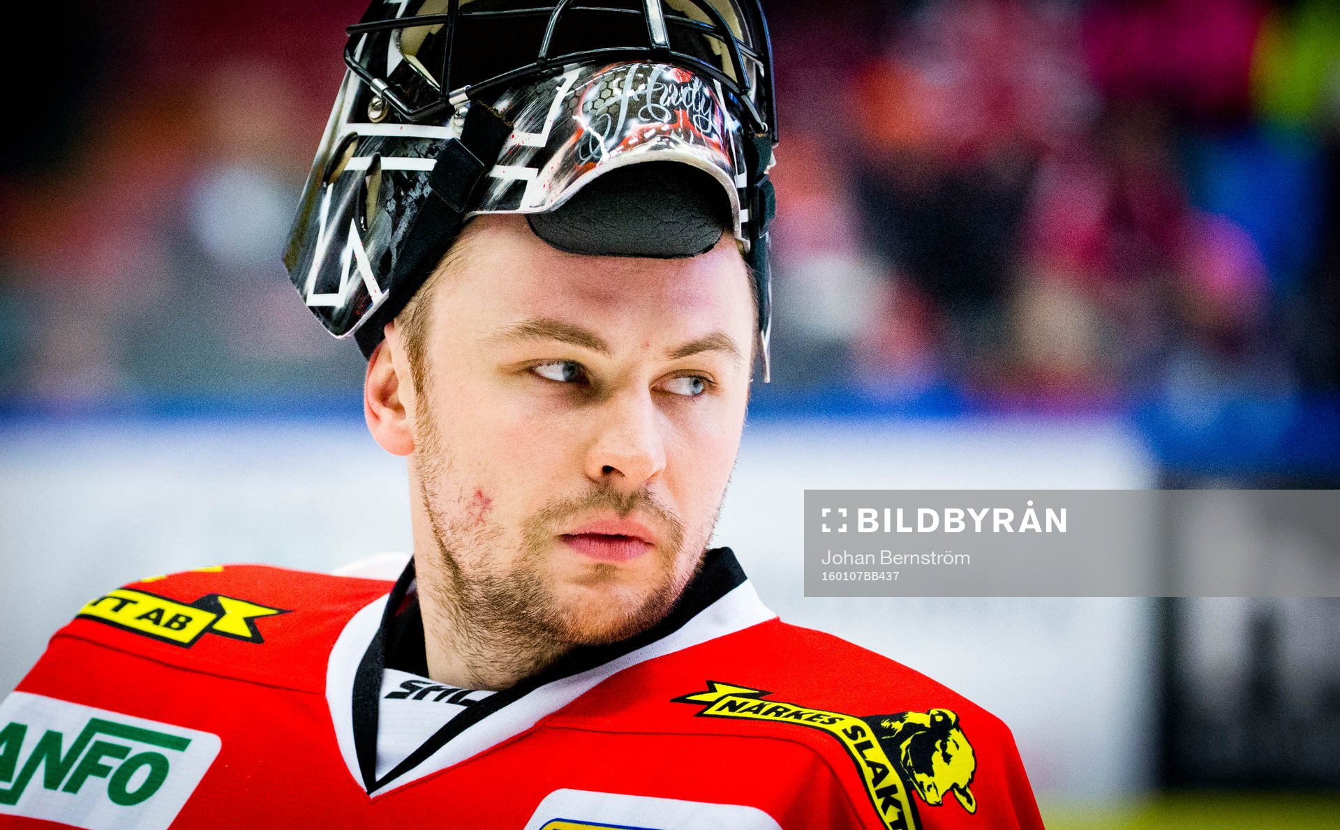 Örebros målvakt Julius Hudacek deppar