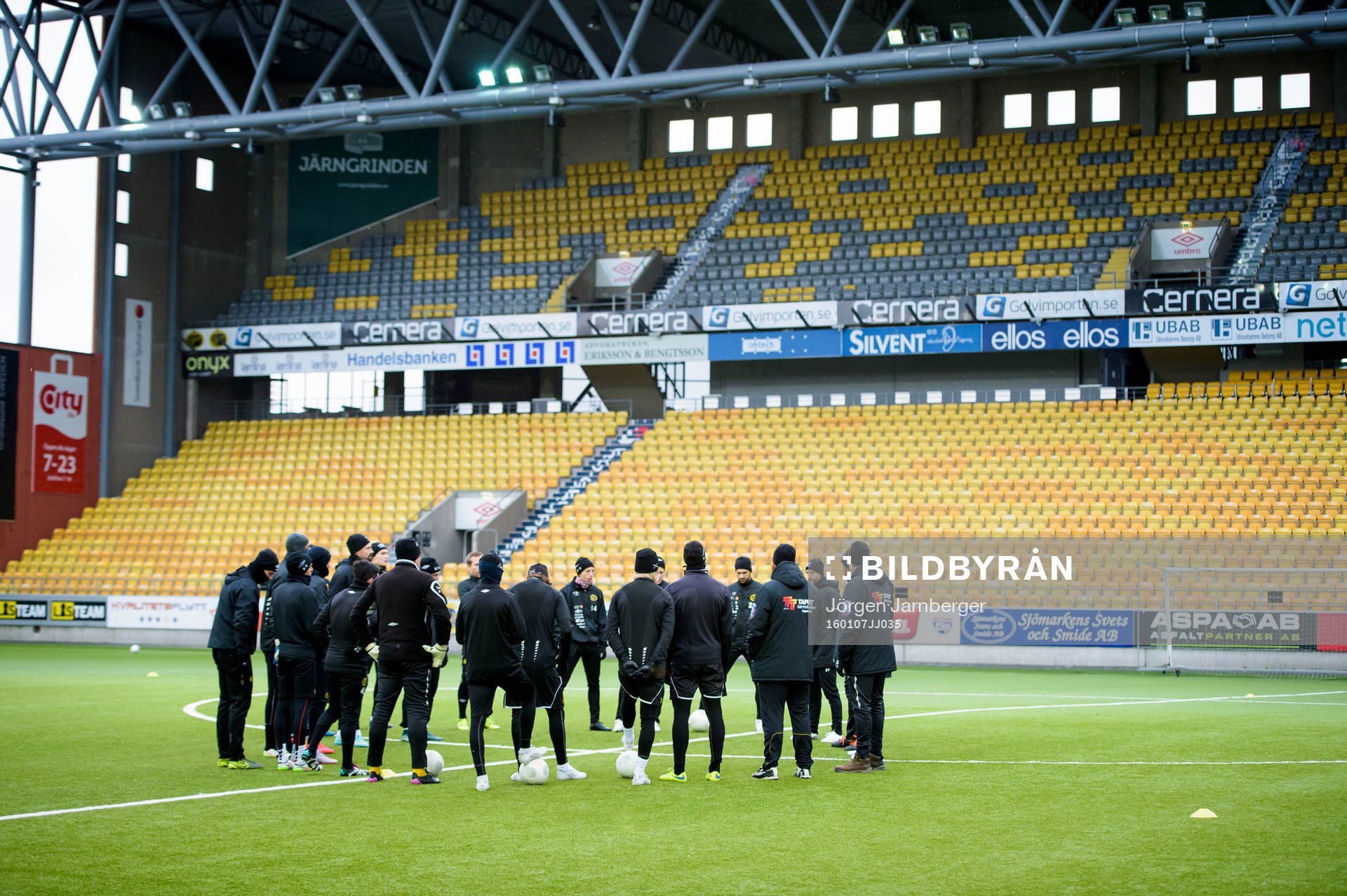 Spelarna samlas