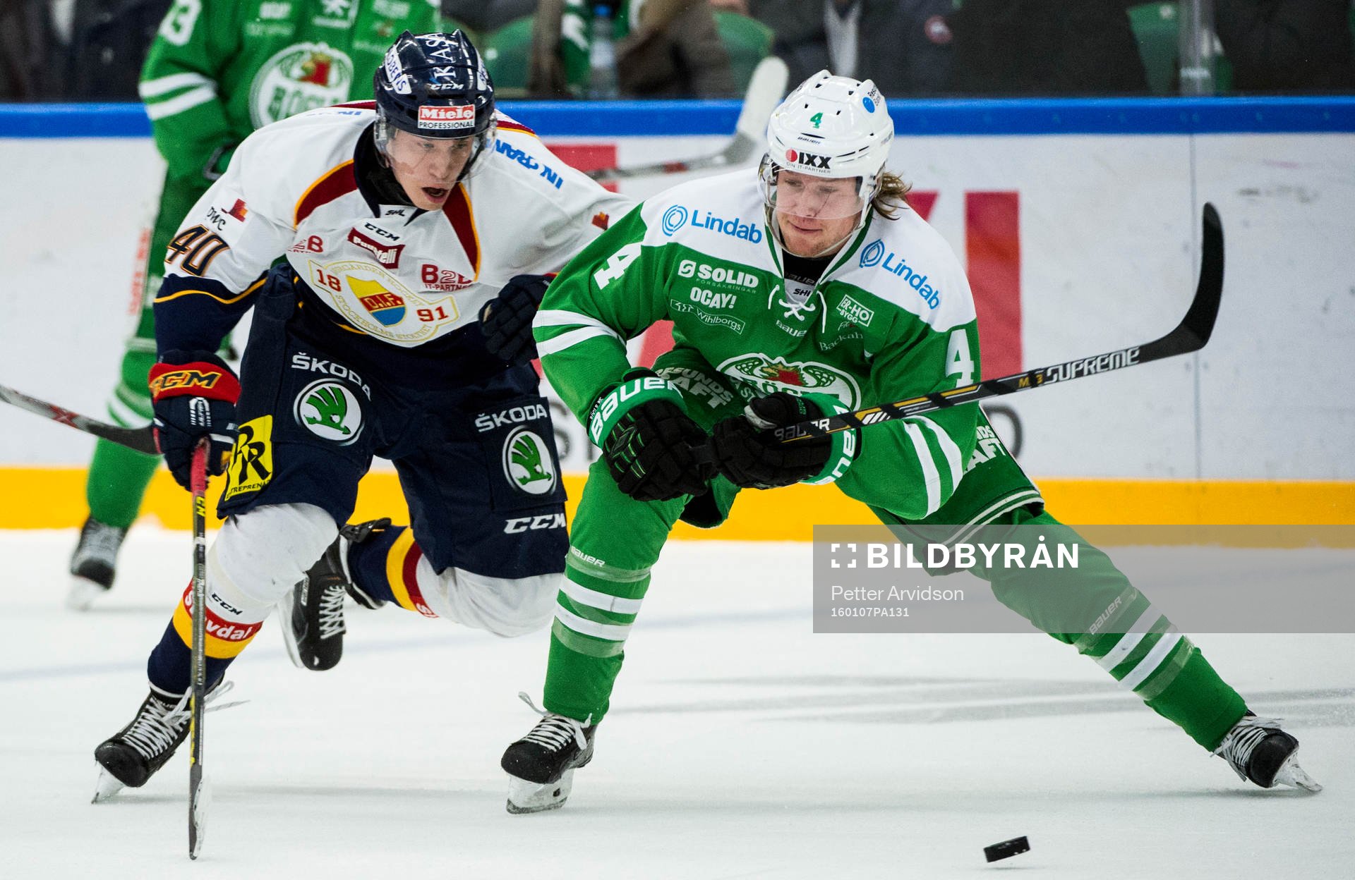 Djurgårdens Tomi Sallinen och Rögles Ludvig Claesson i