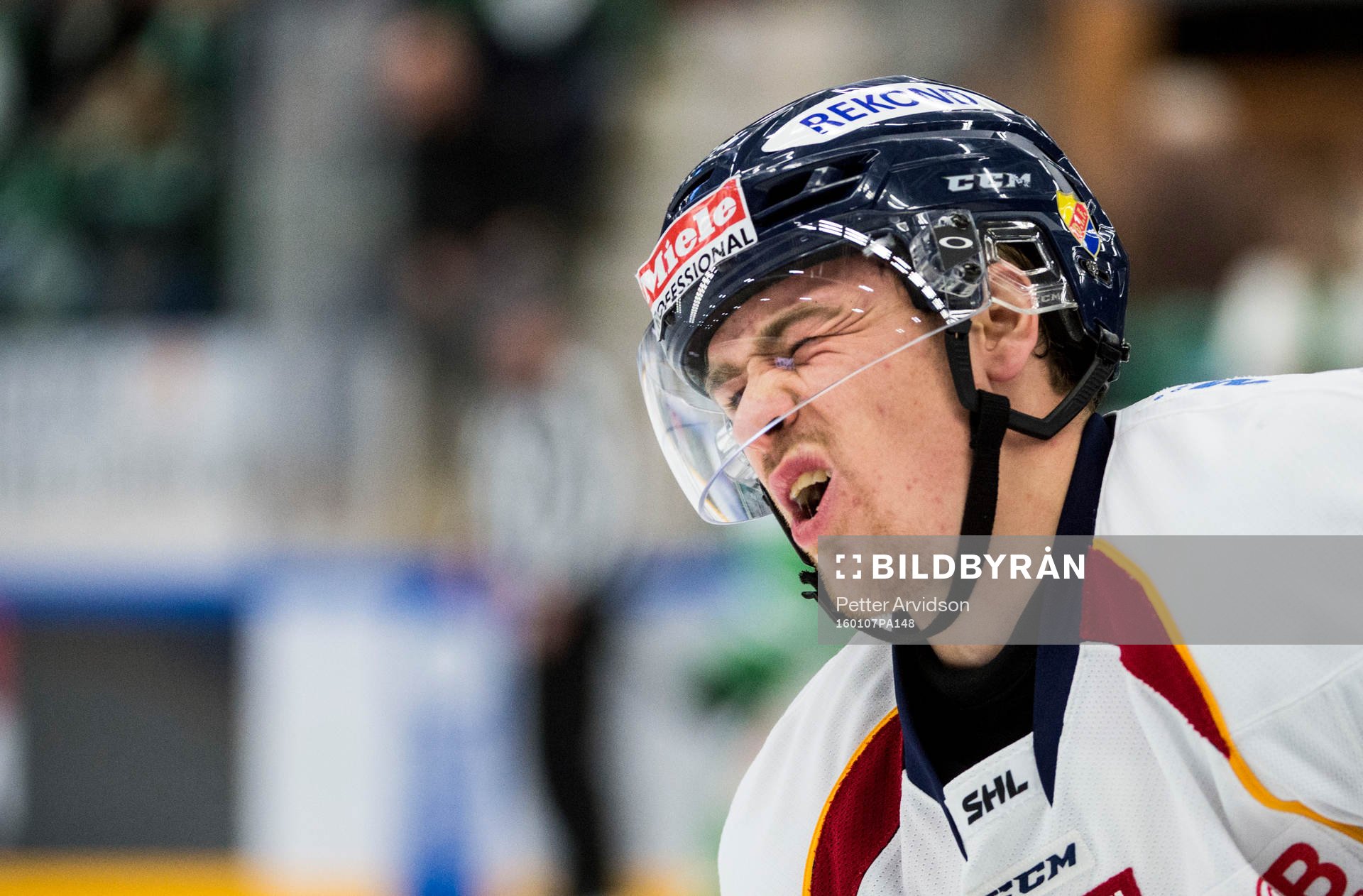 Djurgårdens Daniel Brodin grinar illa