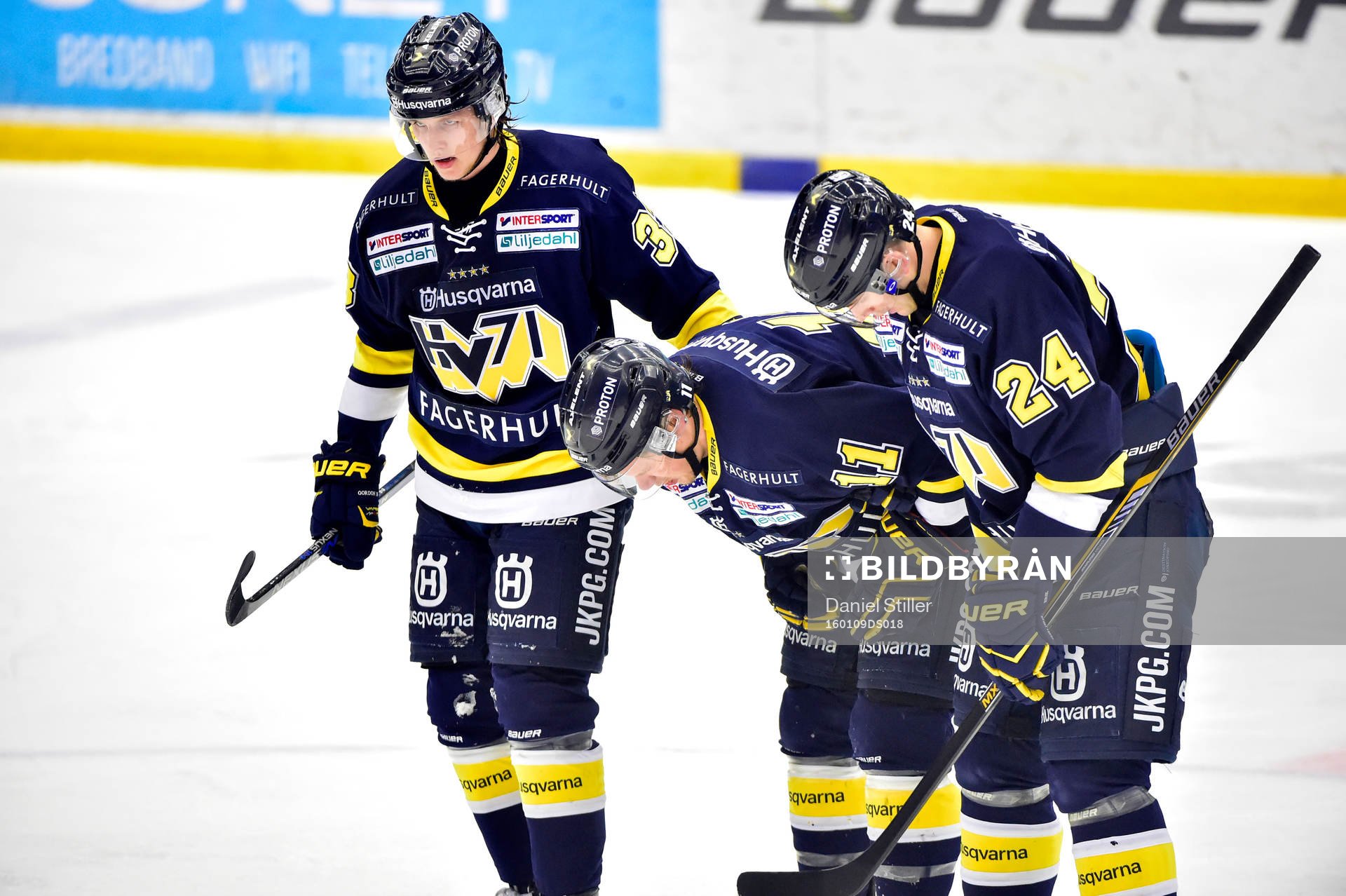 s Simon Önerud får hjälp av isen av Niklas Hansson och