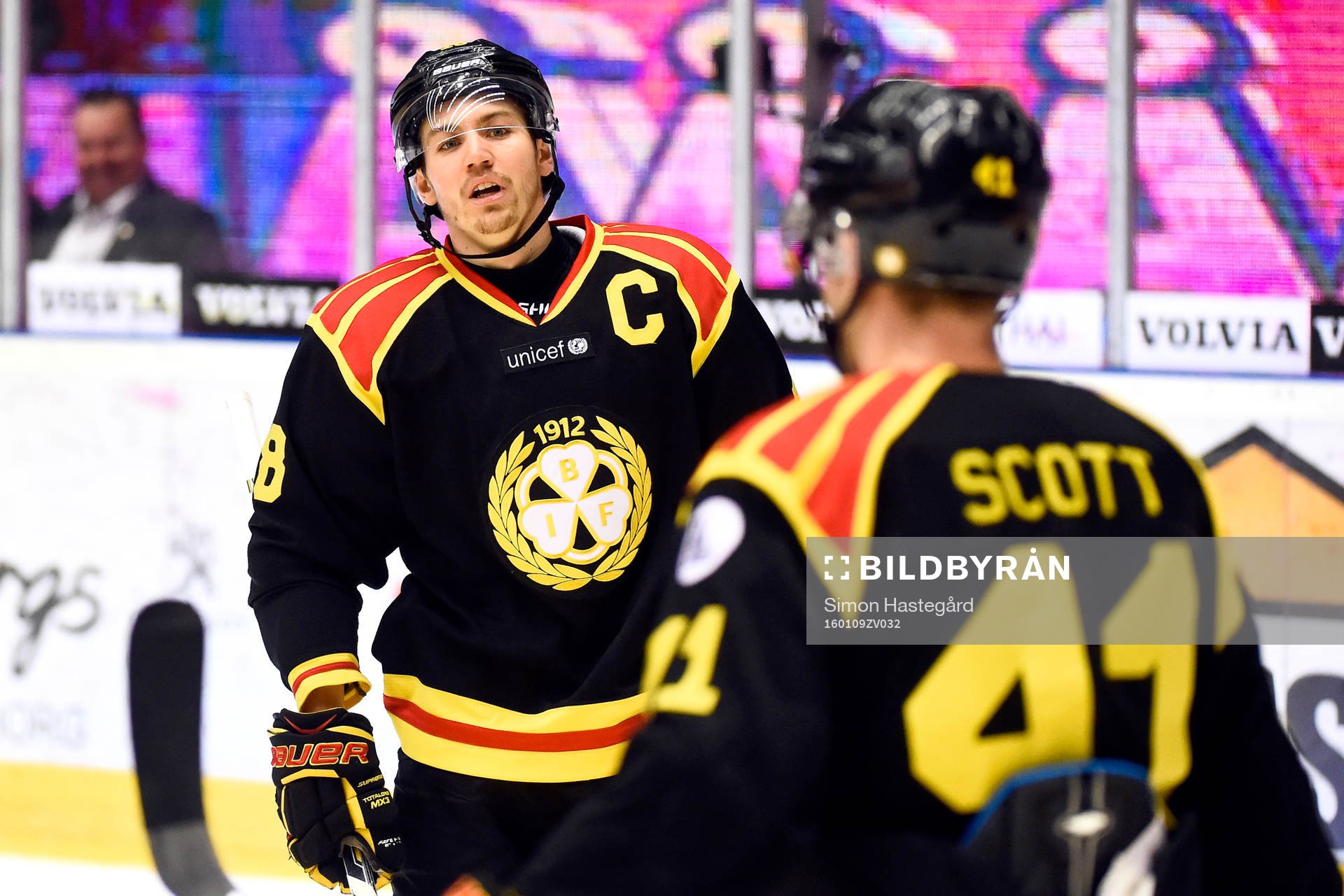Brynäs Anton Rödin jublar