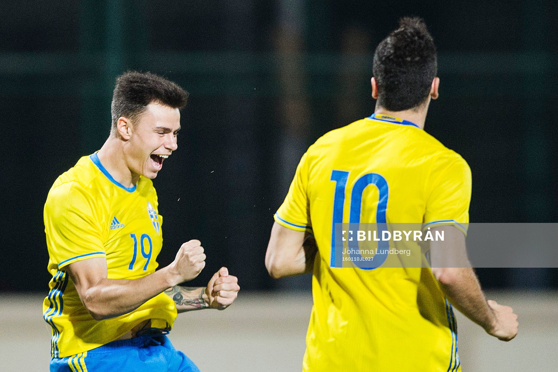 Sveriges Melker Hallberg gör 2-0 och jublar