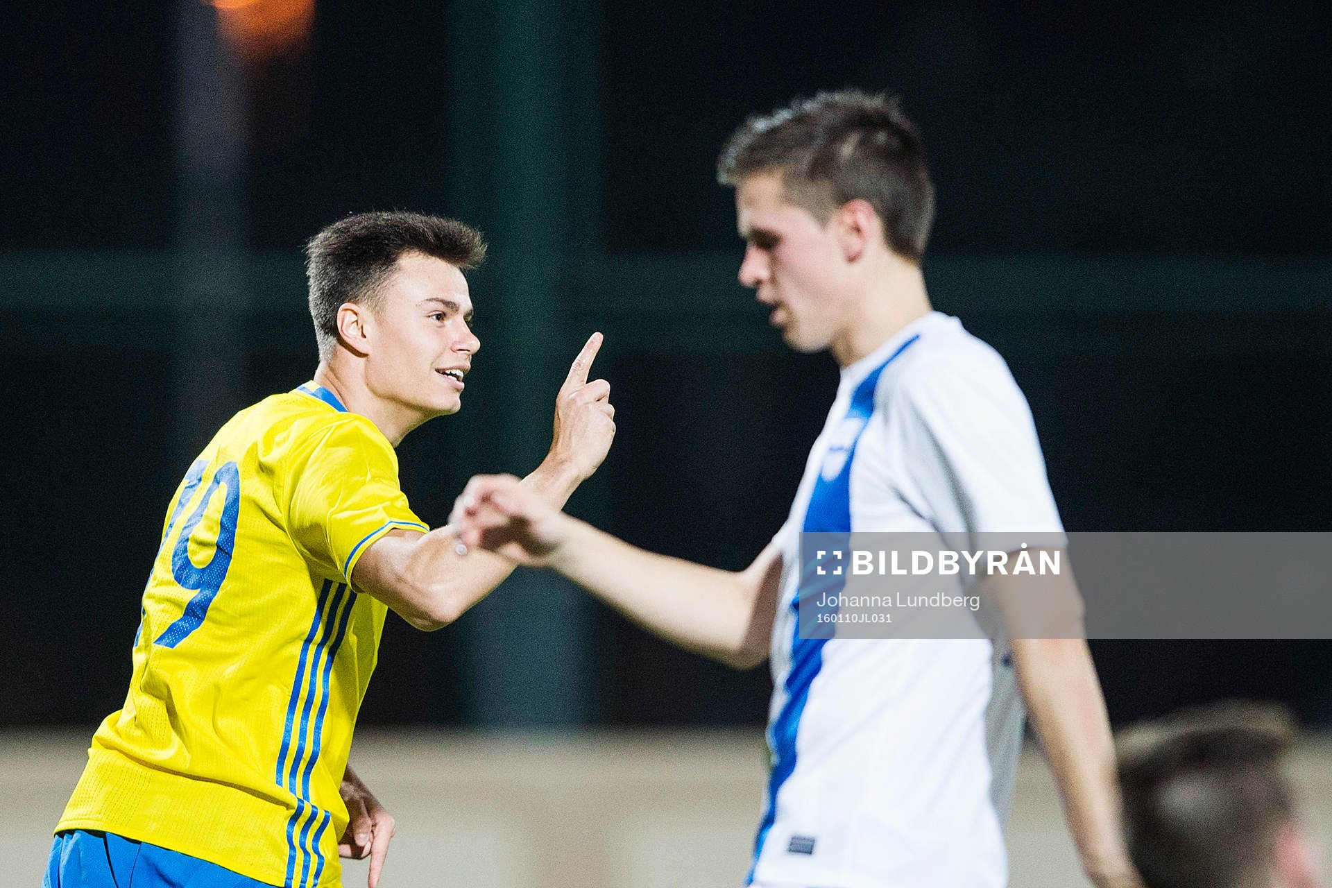 Sveriges Melker Hallberg gör 2-0 och jublar