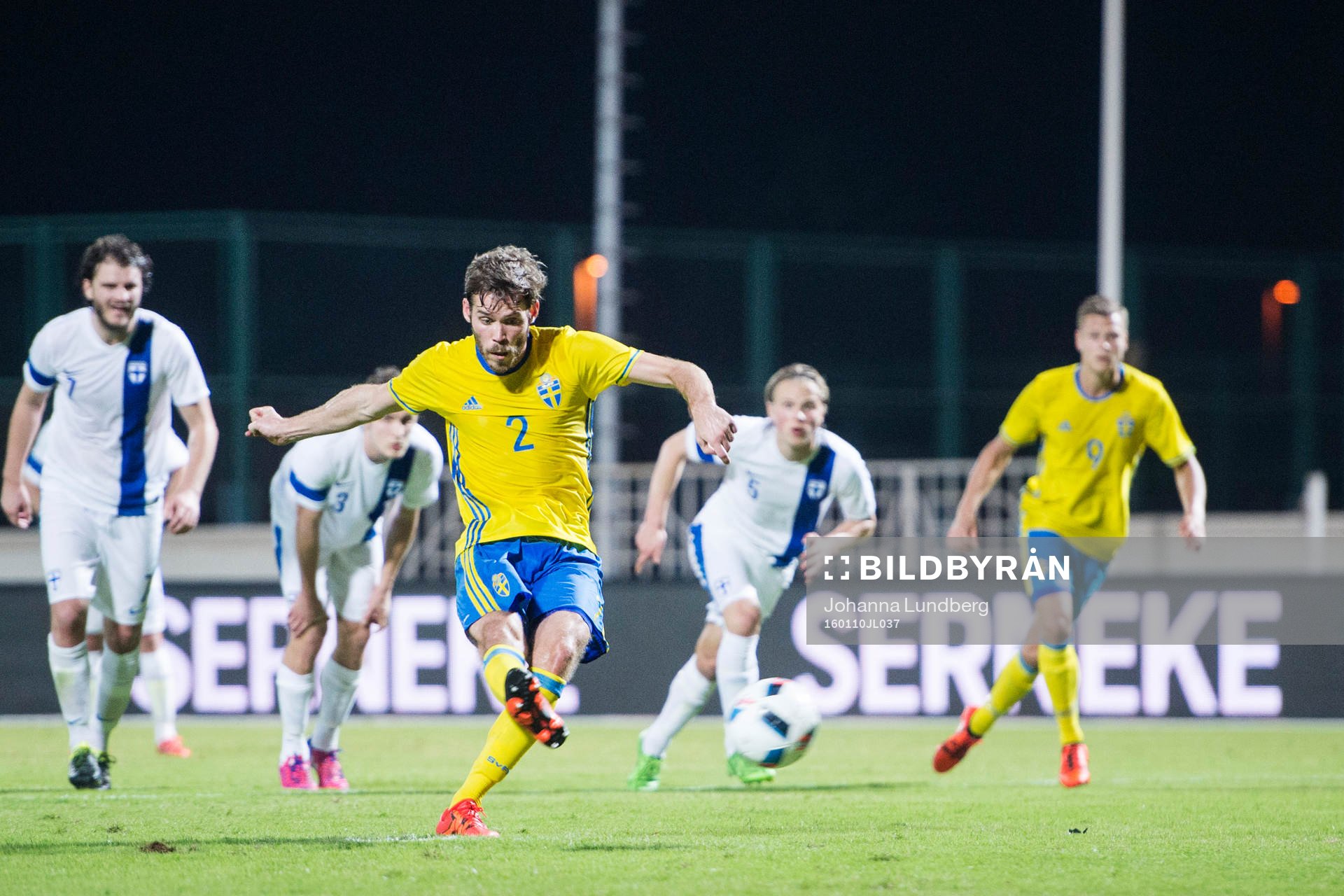 Sveriges Emil Salomonsson gör 1-0 på straff