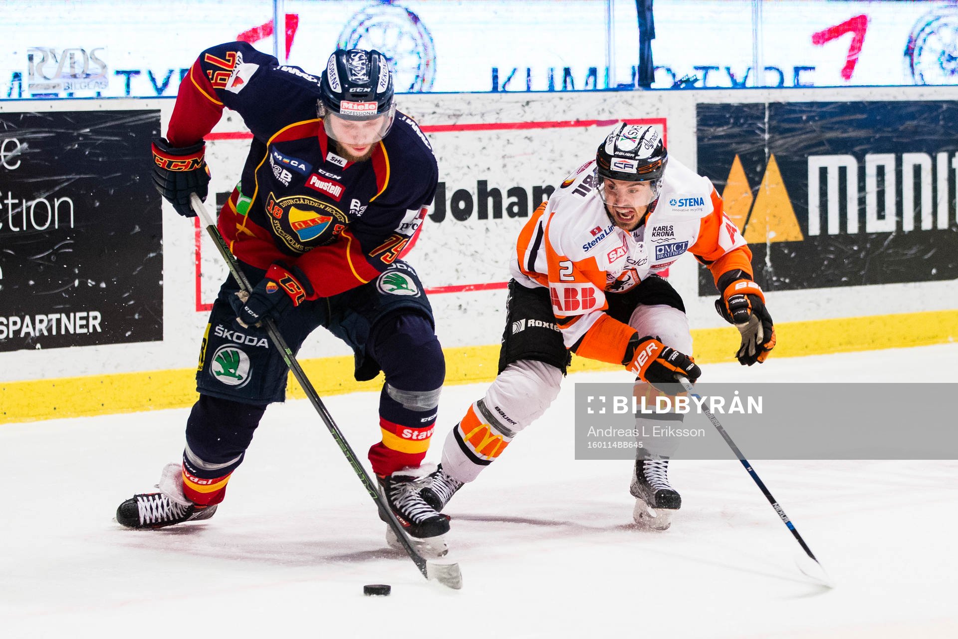 Djurgårdens Emil Lundberg och Karlskronas Robin Gartner
