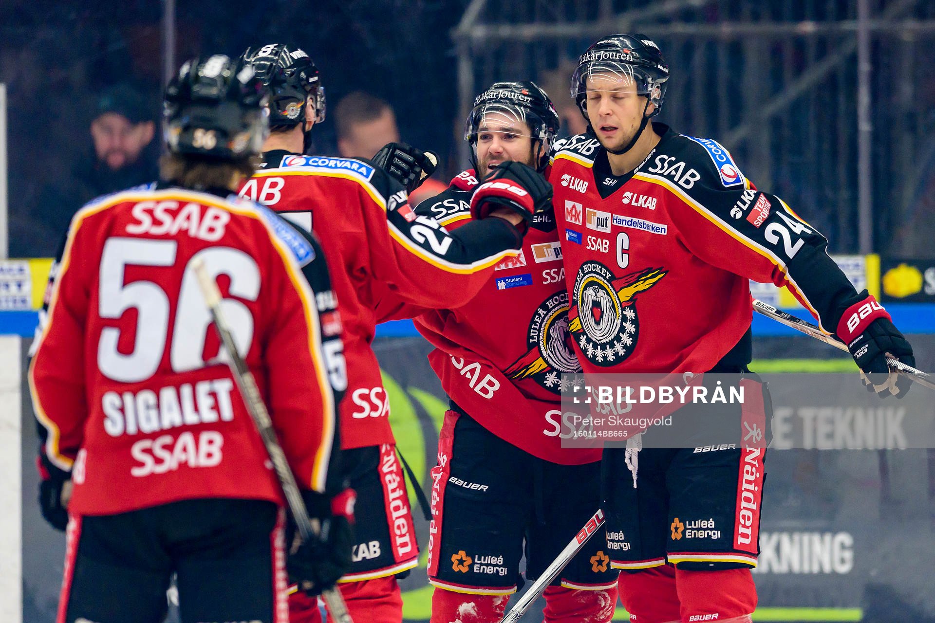 Luleås Jacob Lagacé(m) jublar