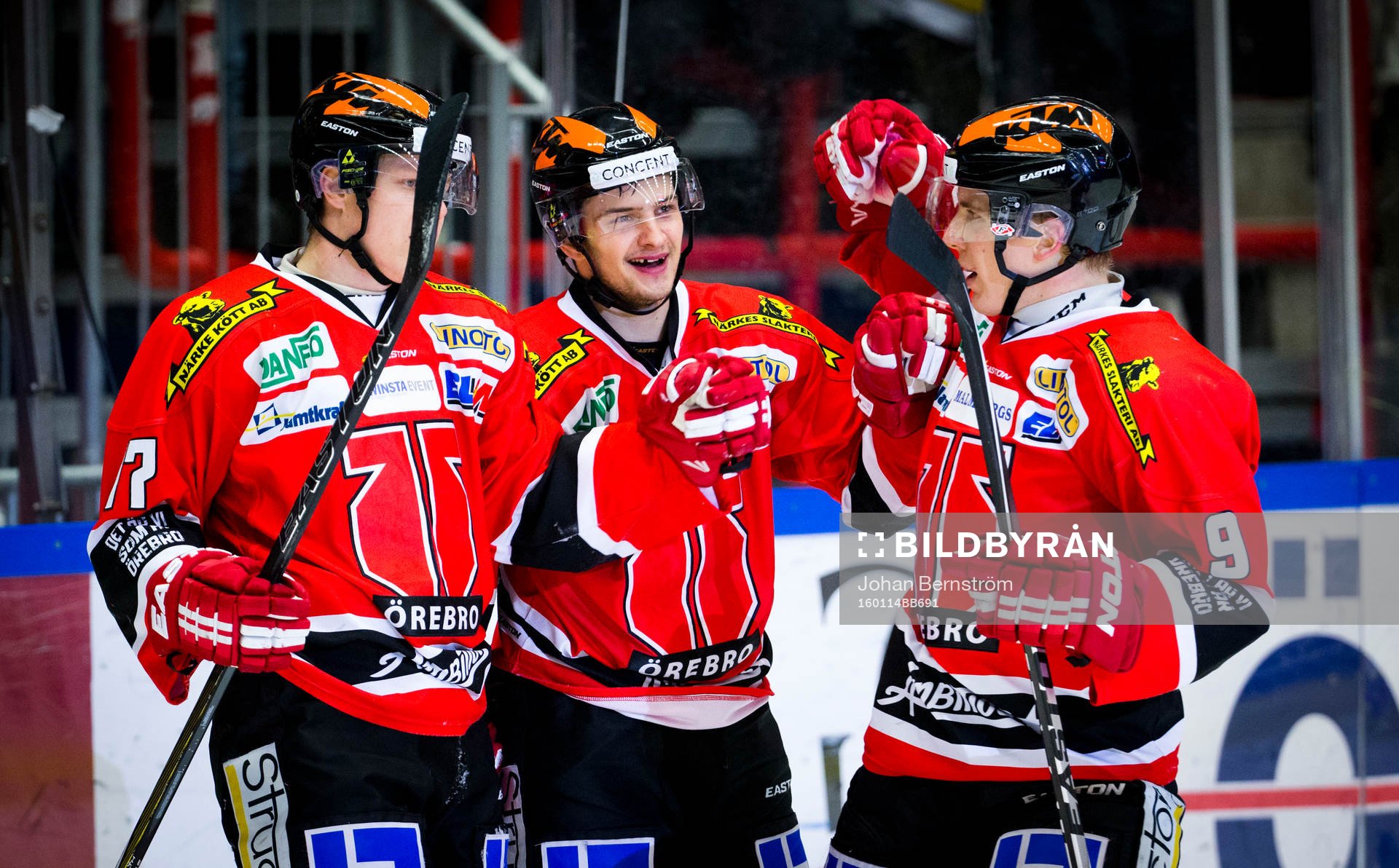 Örebros Libor Hudacek gör 1-0 och jublar med Daniel
