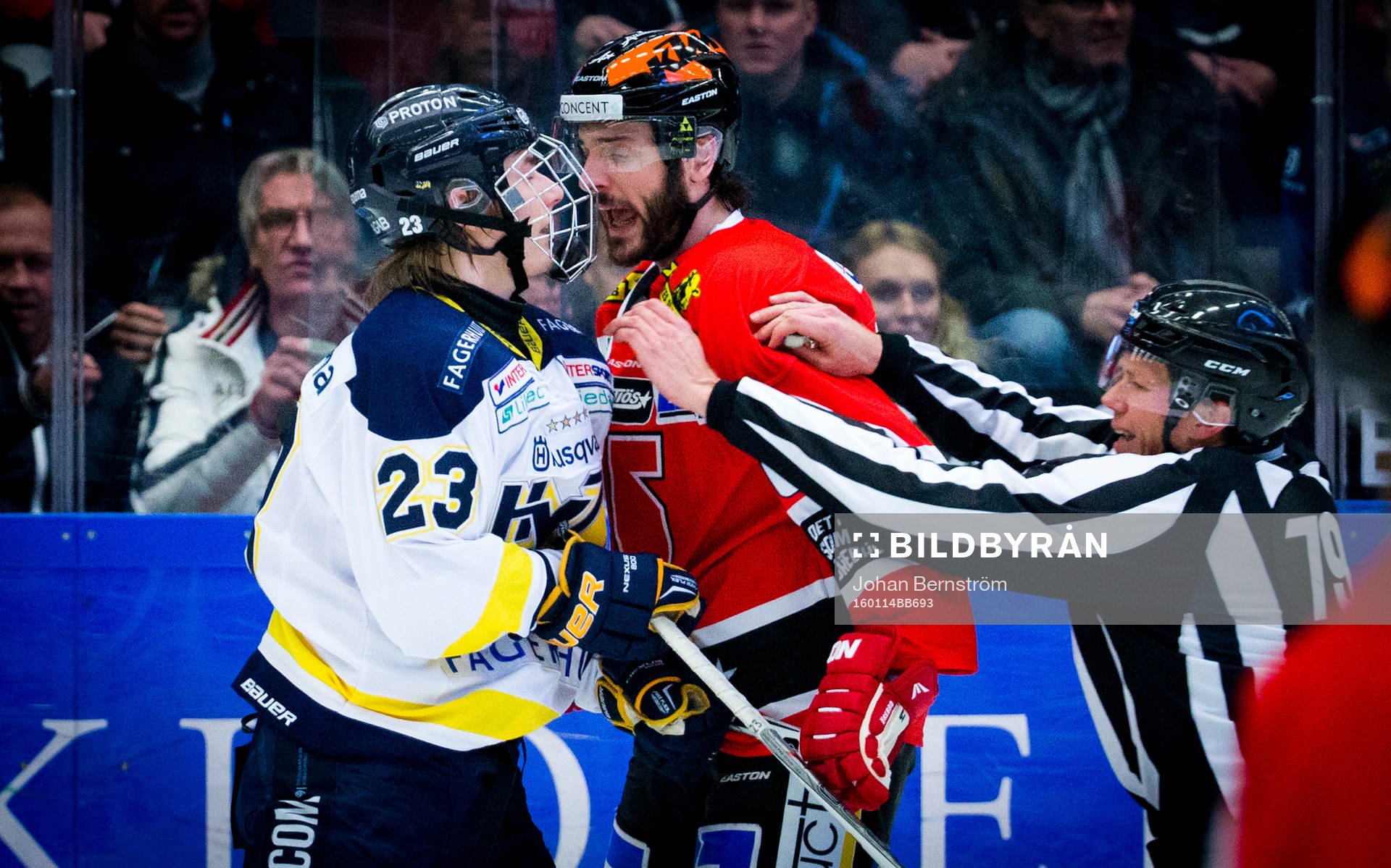 s Joseph Jonsson och Örebros Justin Hodgman gruffar
