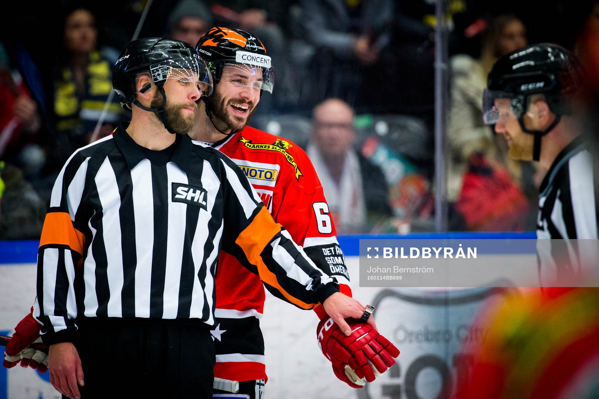 Örebros Justin Hodgman skrattar