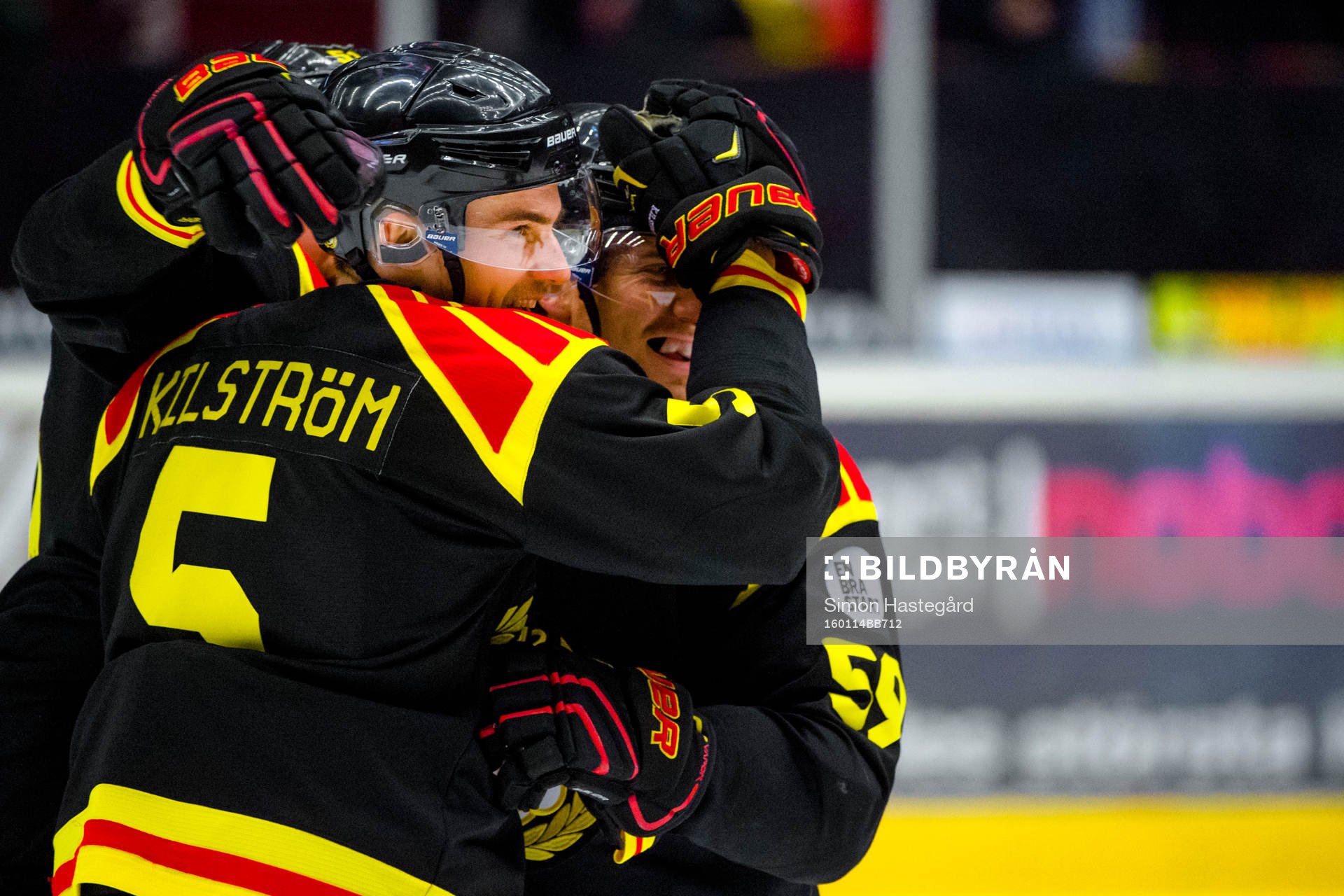 Brynäs Lukas Kilström och Sebastian Enterfeldt jublar