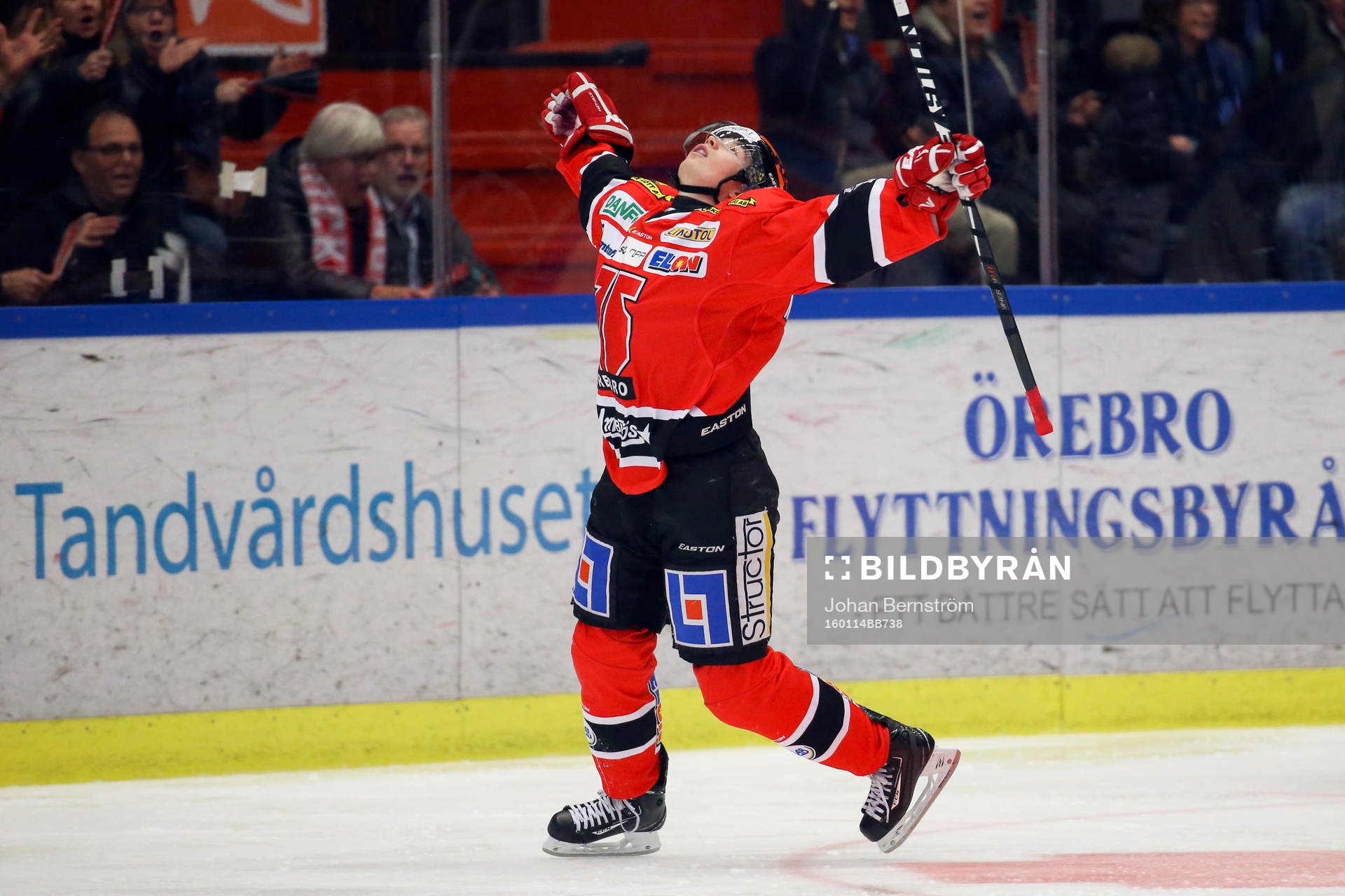 Örebros Joel Mustonen jublar