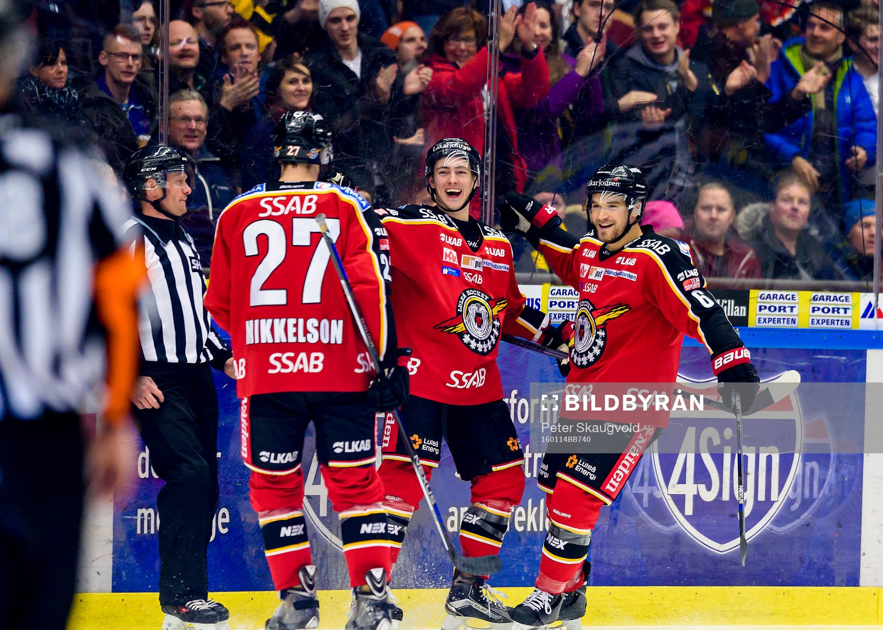 Luleås Johan Forsberg(m) och Craig Schira(h) jublar