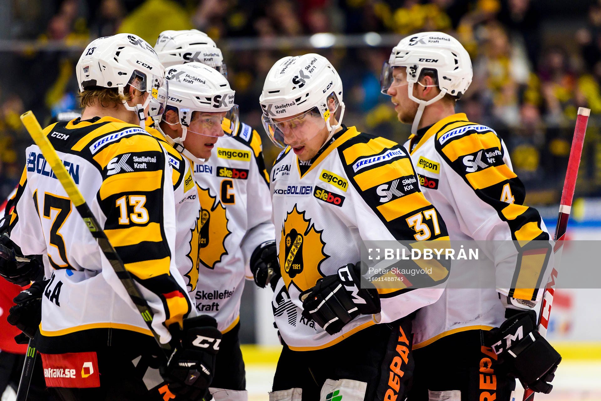 Skellefteås Patrik Zackrisson(v) och John Norman(h) jublar