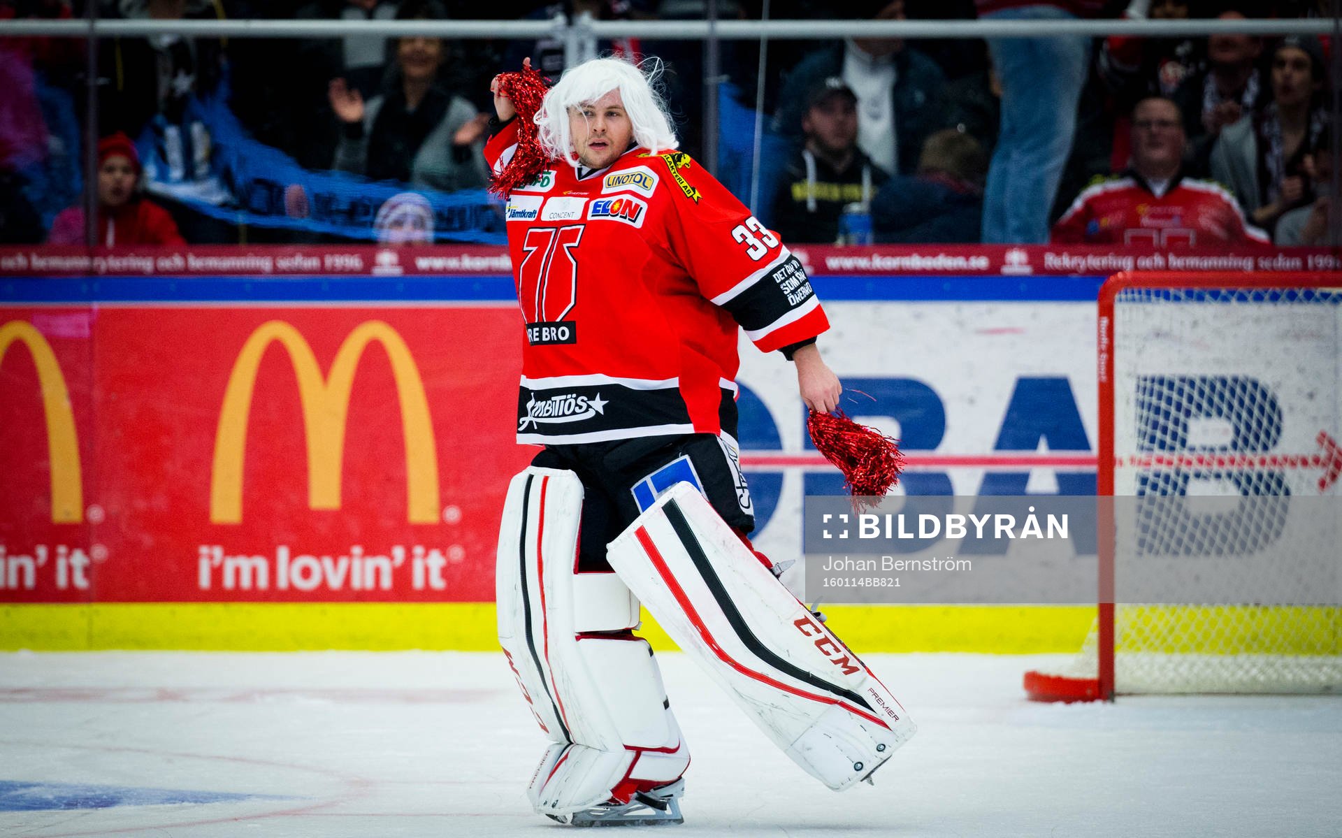 Örebros målvakt Julius Hudacek höll nollan och jublar