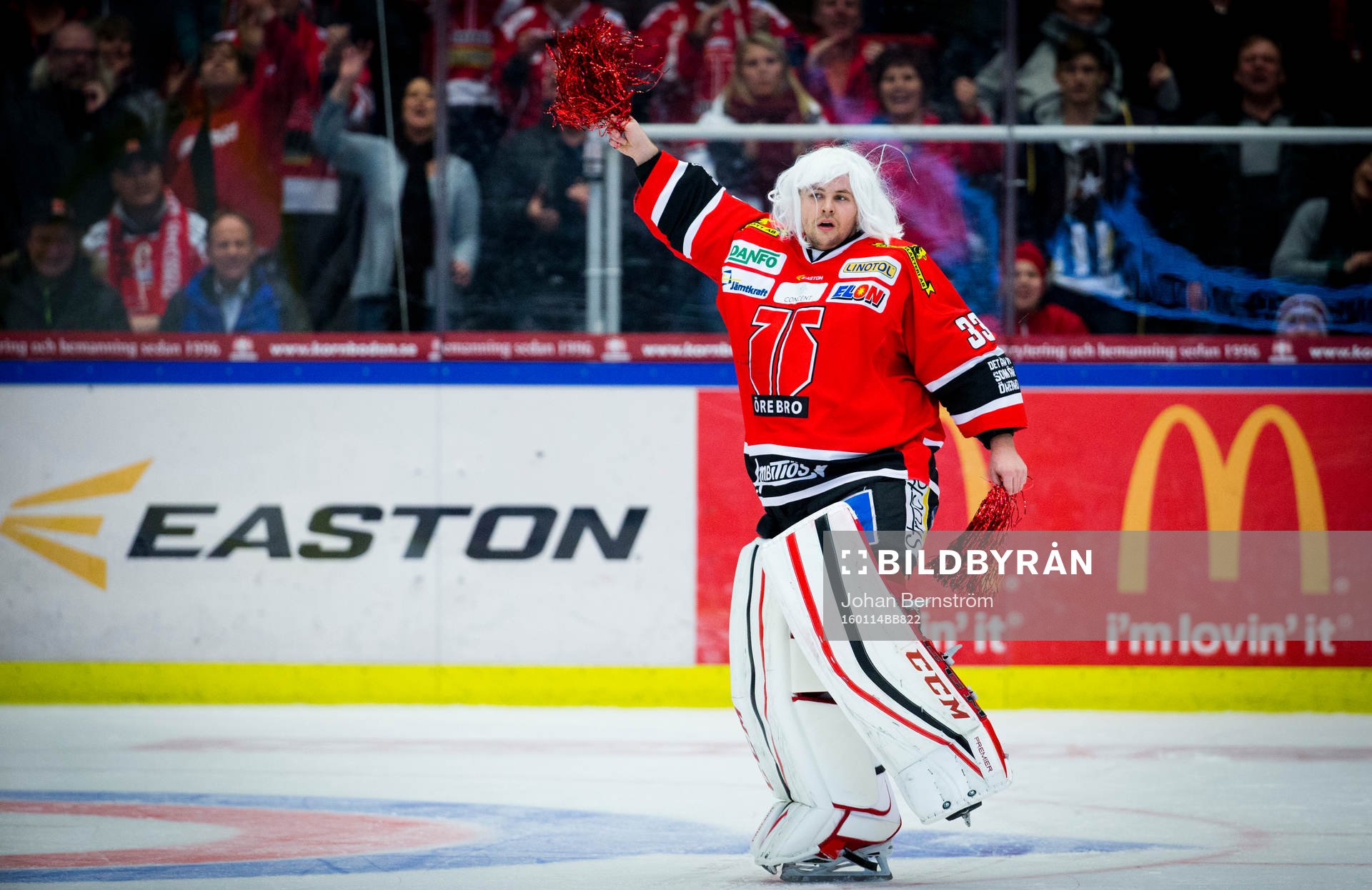 Örebros målvakt Julius Hudacek höll nollan och jublar