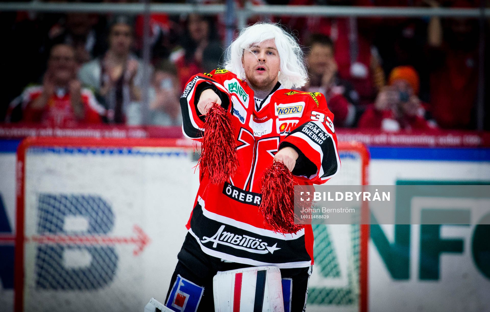 Örebros målvakt Julius Hudacek höll nollan och jublar