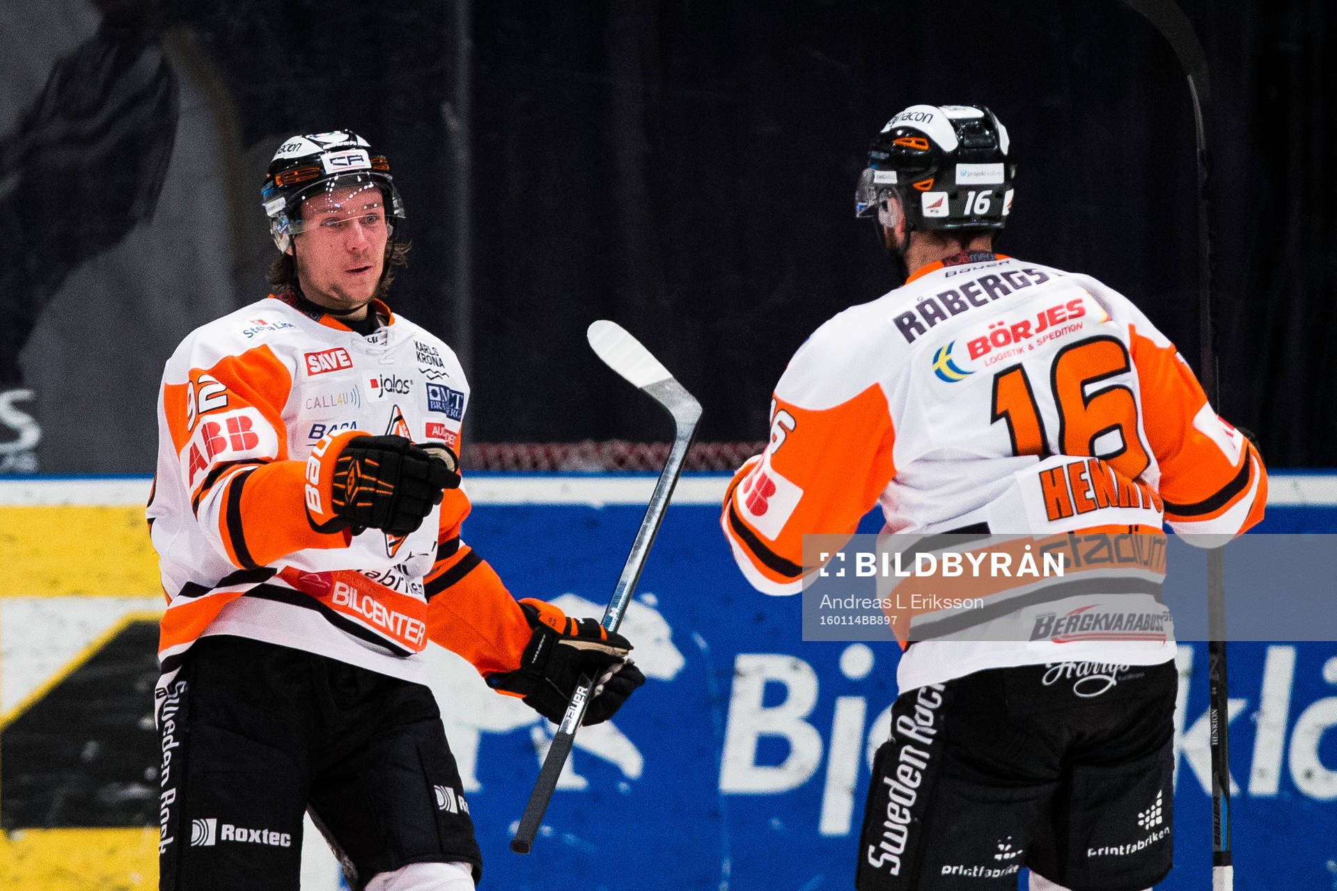 Karlskronas Jesper Olofsson och John Henrion jublar