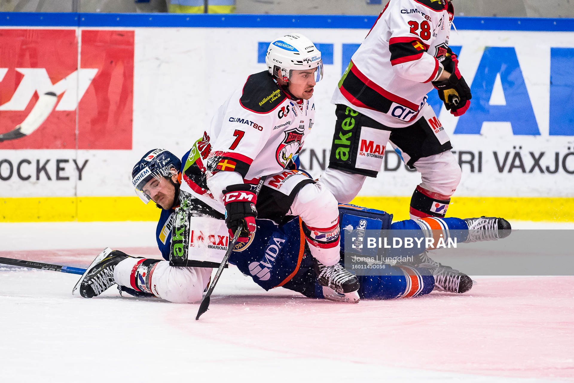 Växjös Erik Josefsson faller