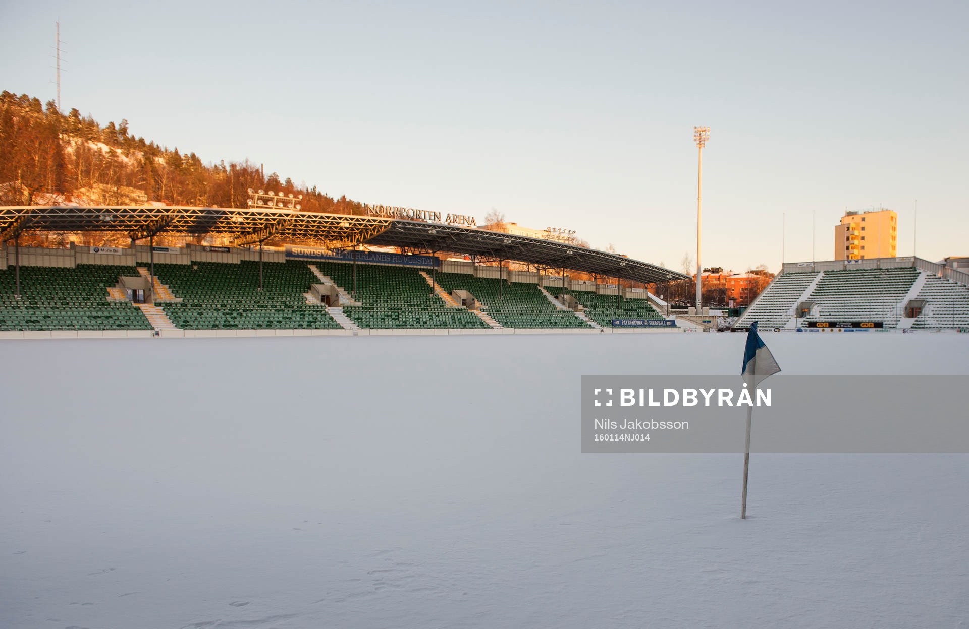 En hörnflagga är det enda som syns