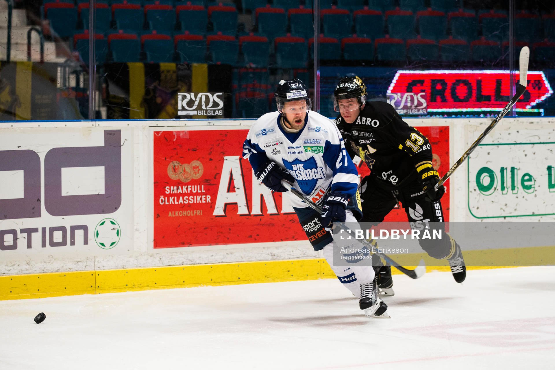 s Marcus Jonsson jagar pucken