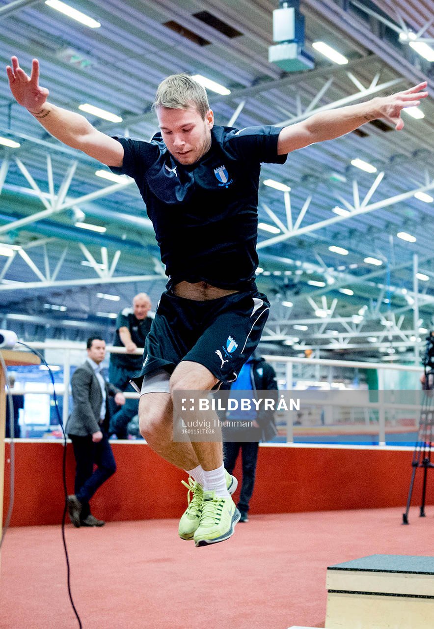 Oscar Lewicki när Malmö FFs spelare fystestas