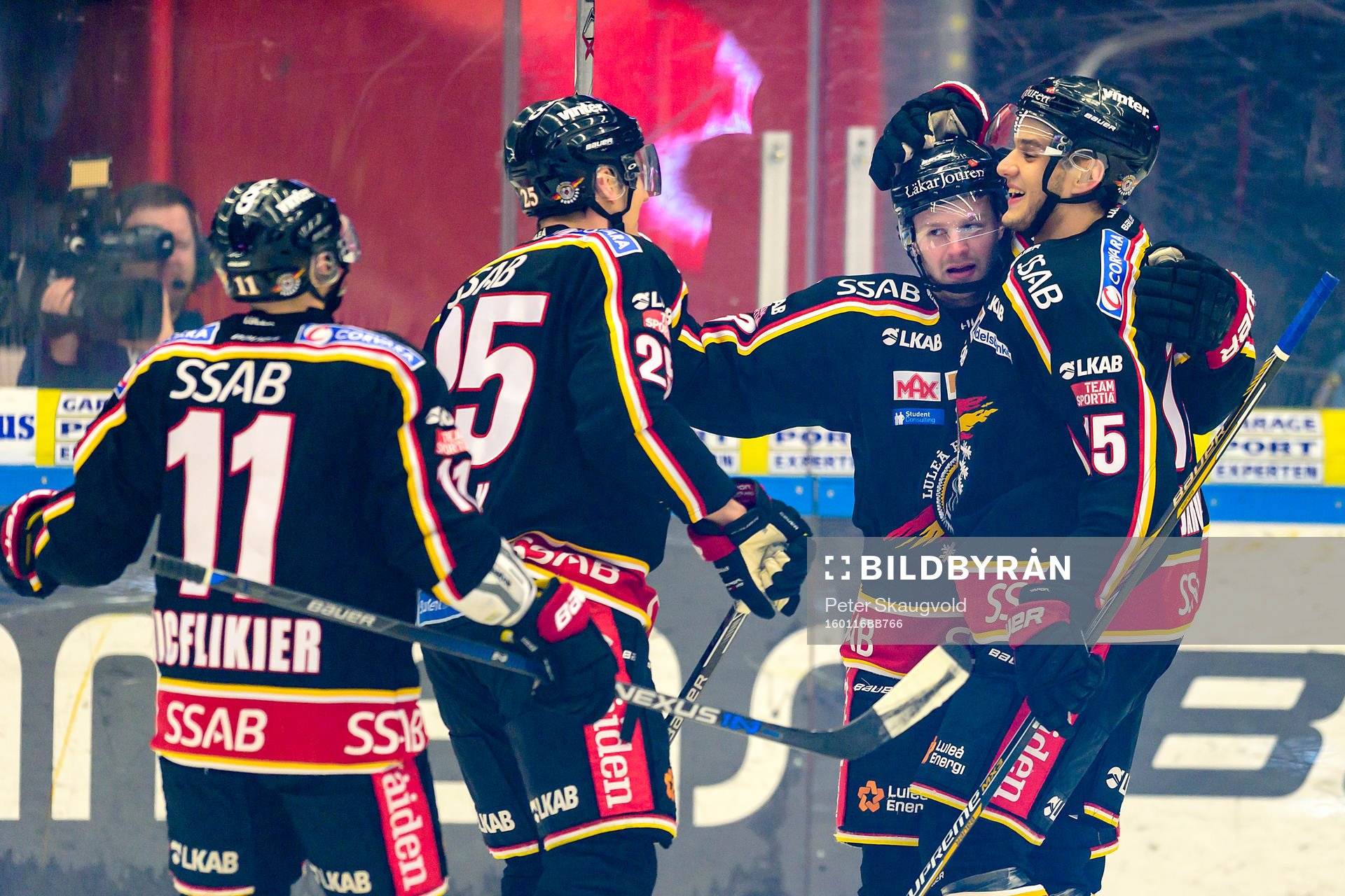 Luleås Lucas Wallmark jublar