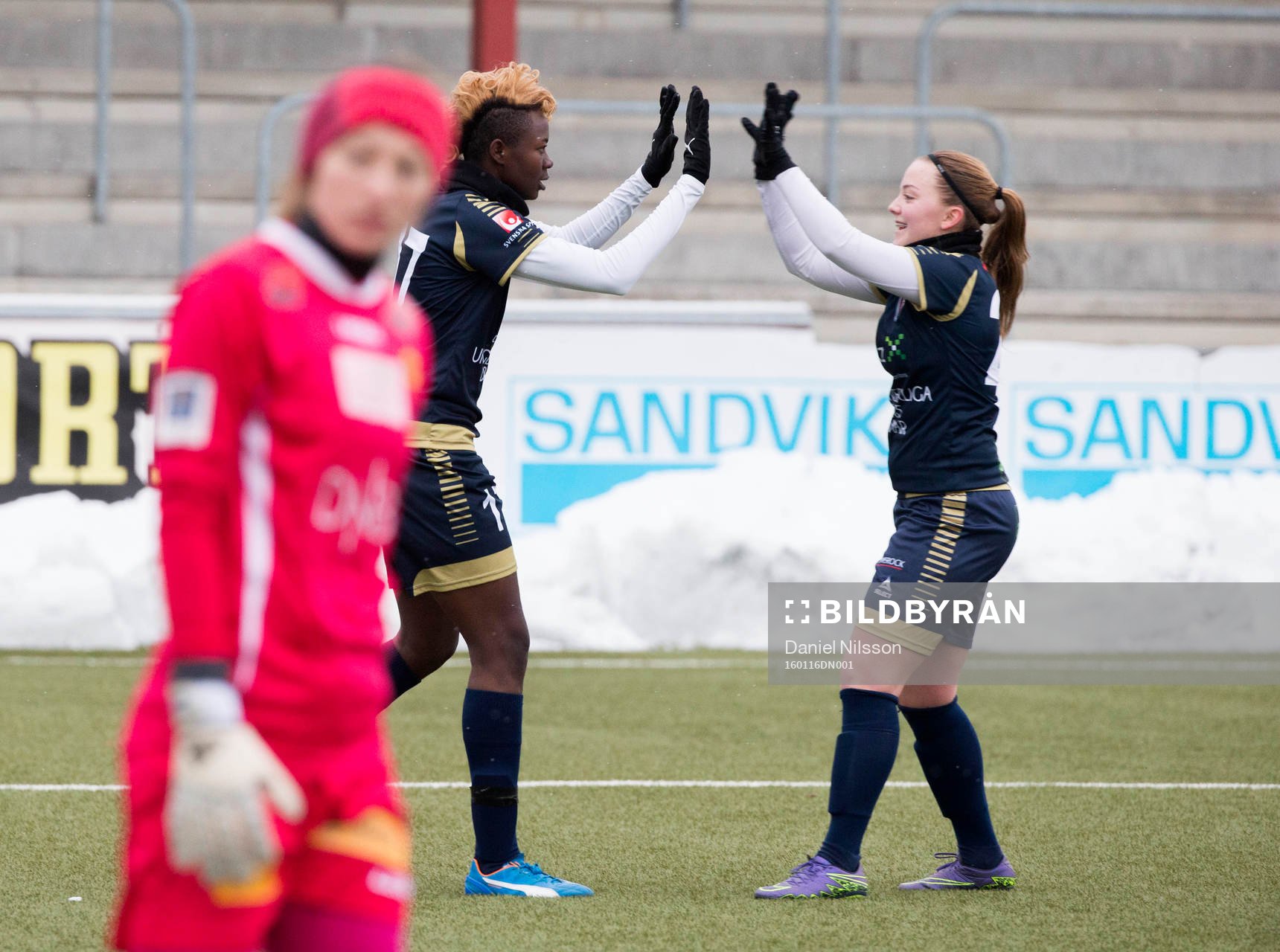 Rosengårds Gaelle Enganamouit jublar