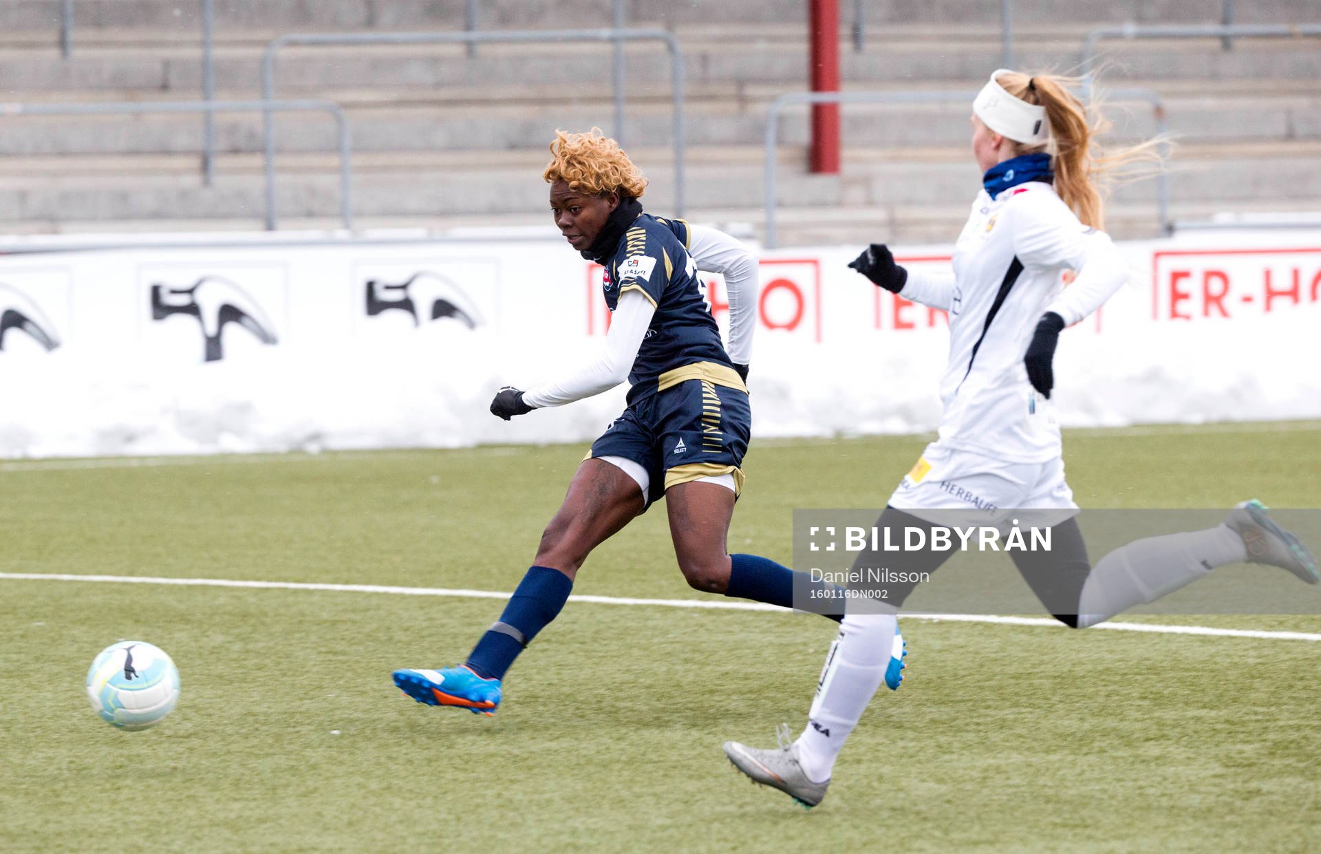 Rosengårds Gaelle Enganamouit skjuter in sitt andra mål
