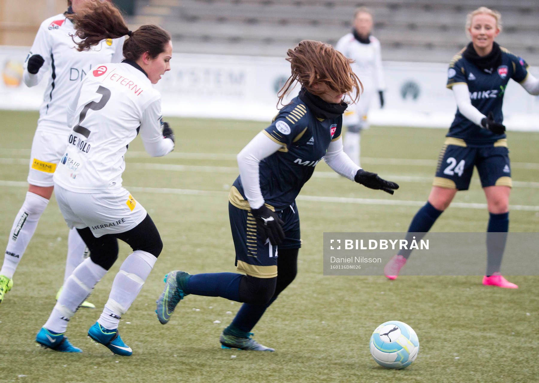 Rosengårds Lieke Martens får håret i ansiktet