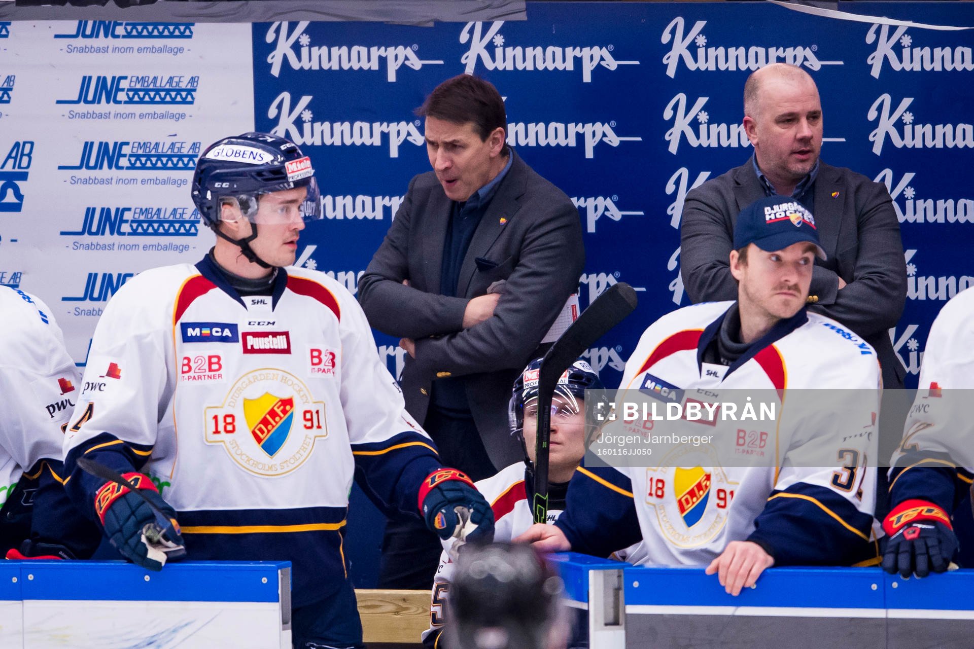 Djurgårdens tränare Hans Särkijärvi irriterad