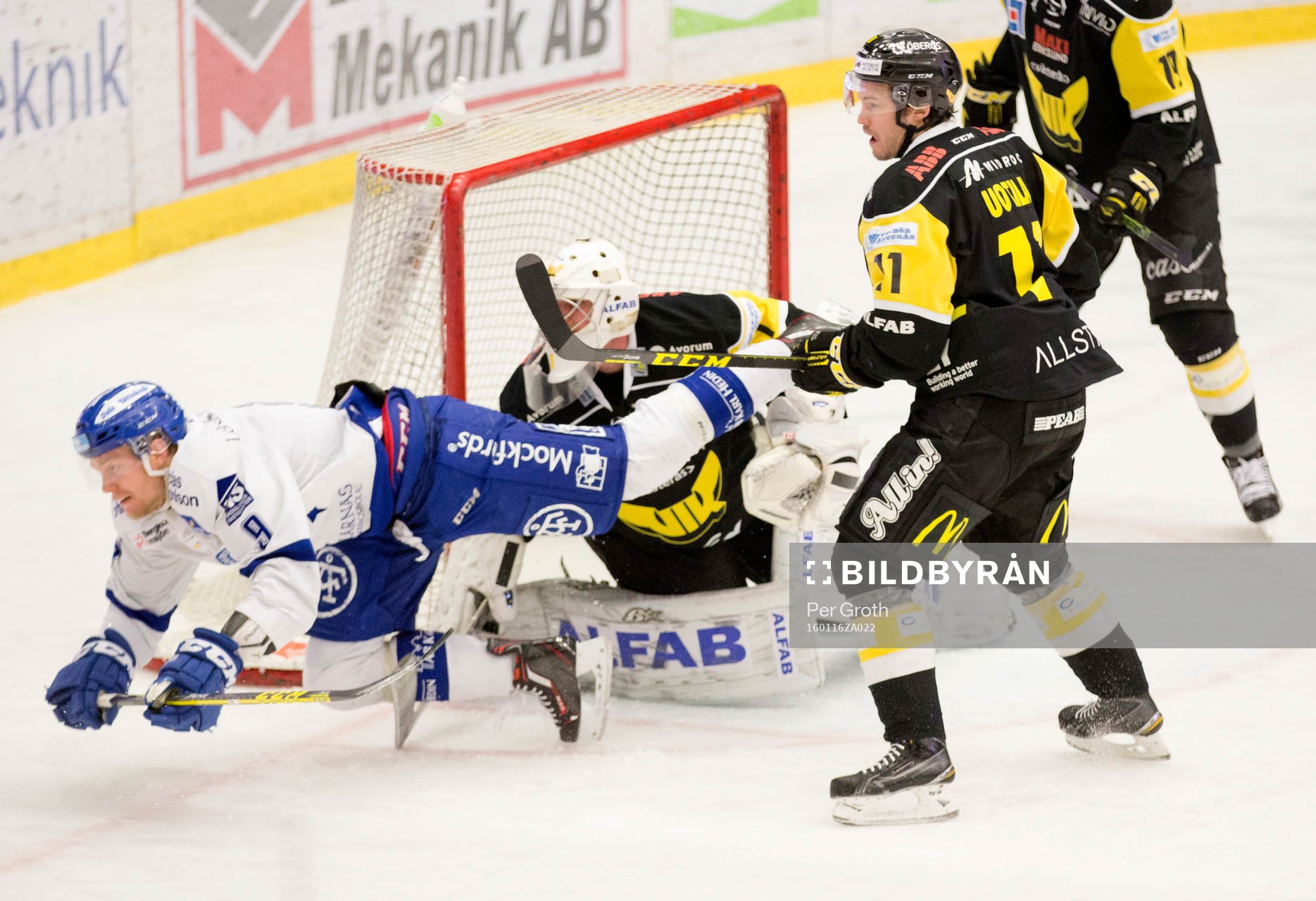 Lukas Eriksson i Leksand ramlar framför mål