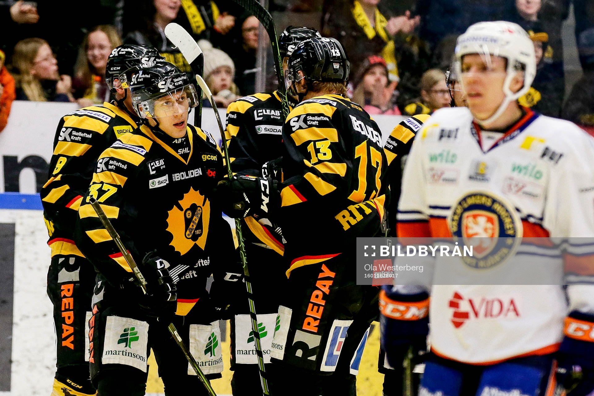 Skellefteås John Norman och Patrik Zackrisson  jublar