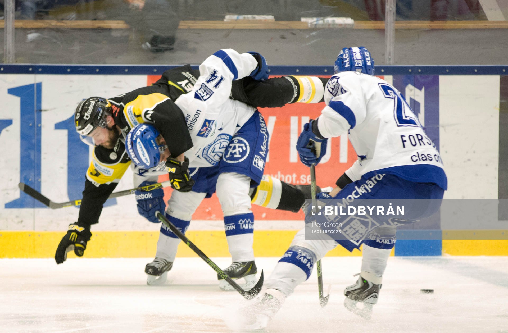 Västerås nr 7 Charlie Cook får en flygtur av Oskar Lang