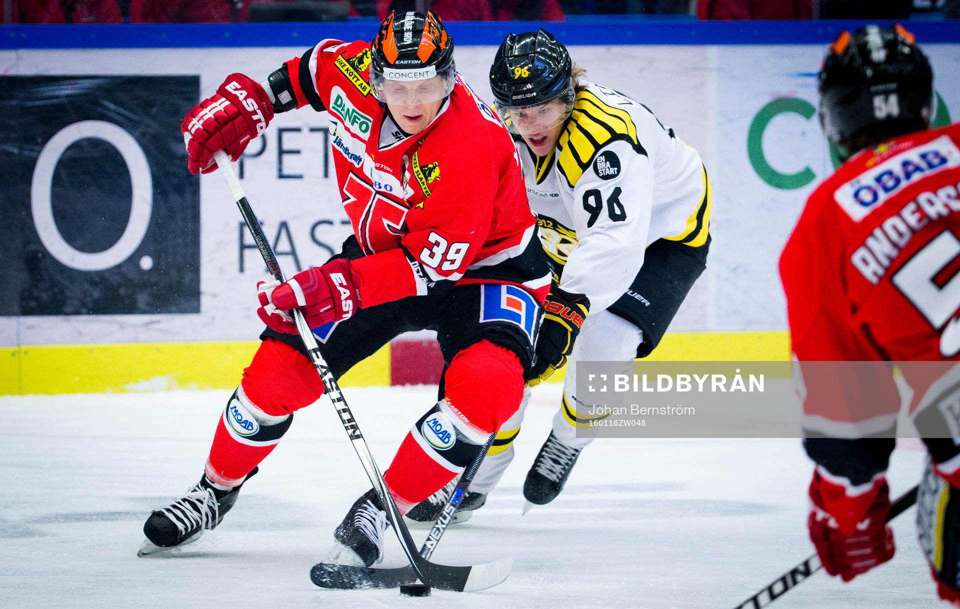 Örebros Ville Viitaluoma och Brynäs Oskar Lindblom