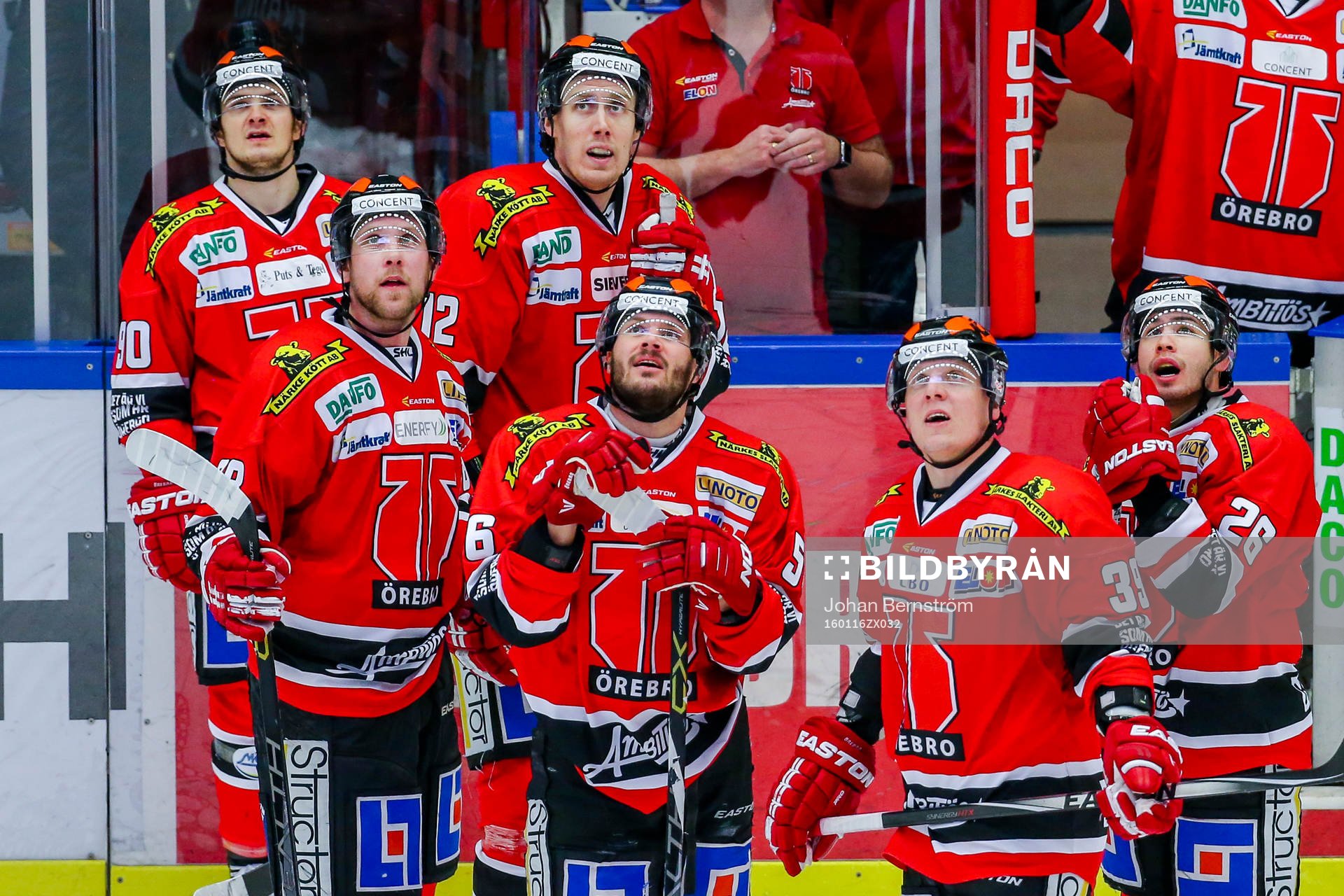 Örebros spelare ser reprisen på Marko Anttila  3-2 mål