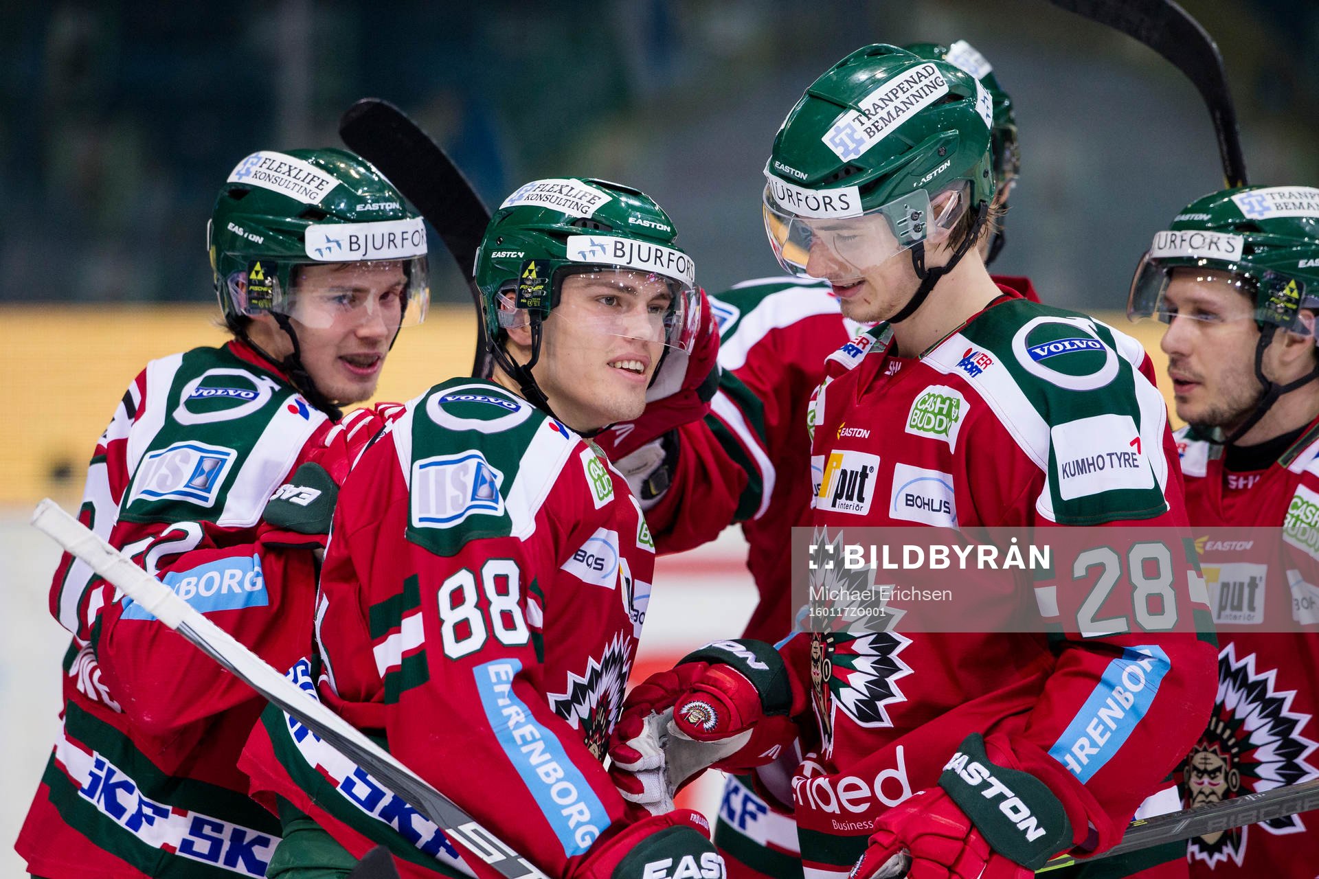 Frölundas Andreas Johnson och Johan Sundström jublar