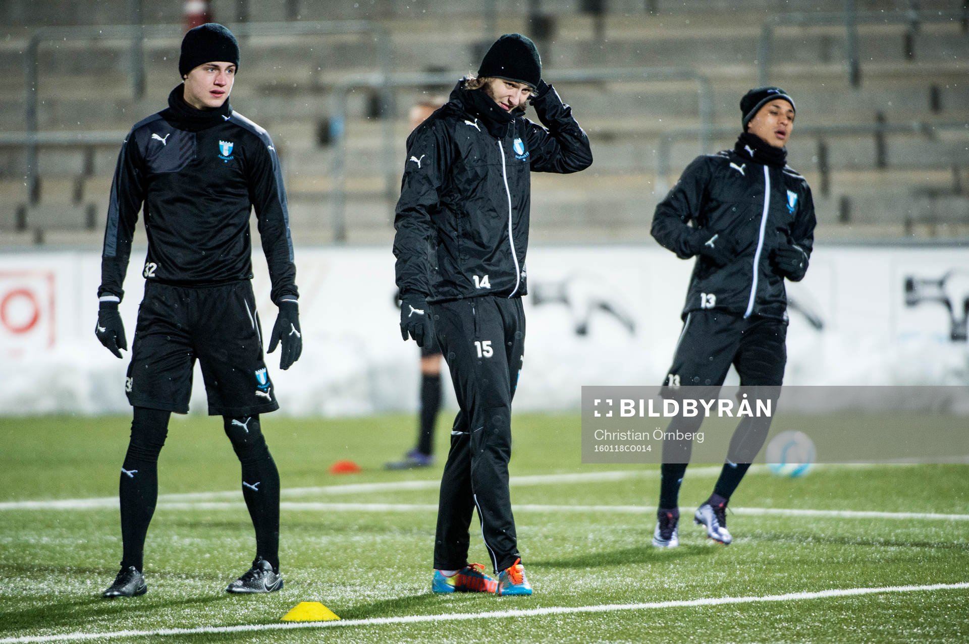 Mattias Svanberg, Pawel Cibicki och Victor Yoshimar Yotun Flores under fotbollslaget Malmö FFs första träning för säsongen den 18 januari 2016 i Malmö.