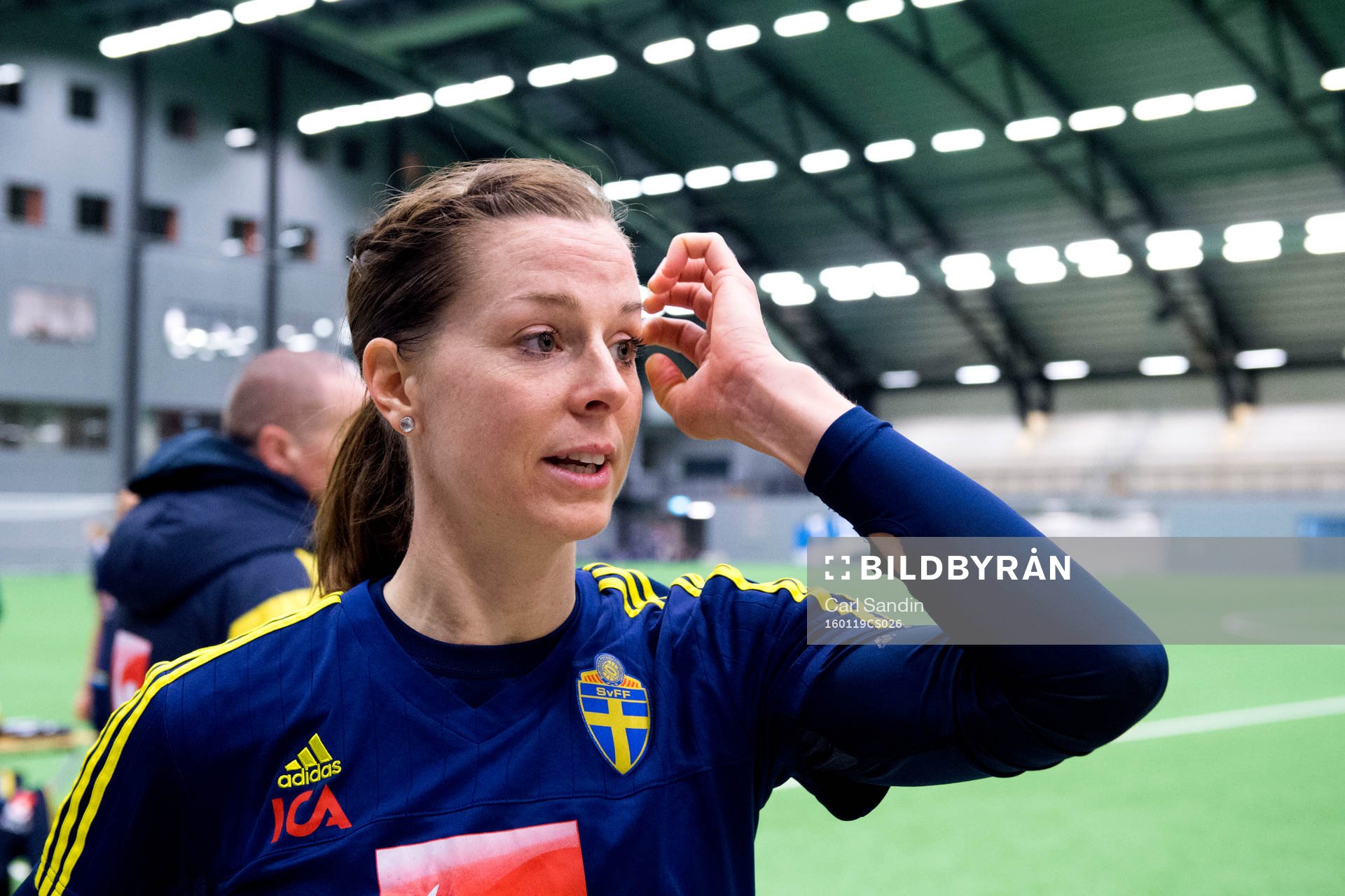 Lotta Schelin blir intervjuad