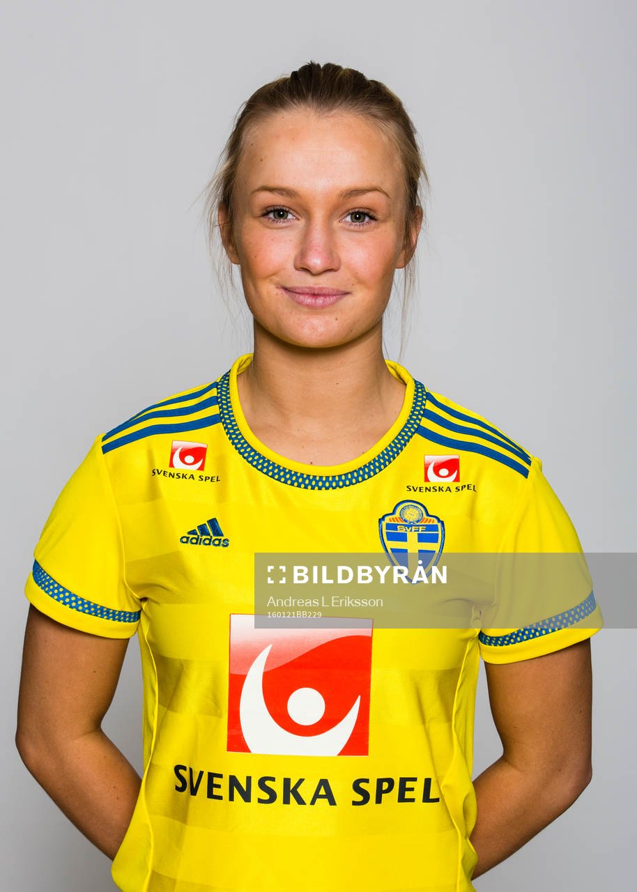 Tove Almqvist i F19/U20-landslaget