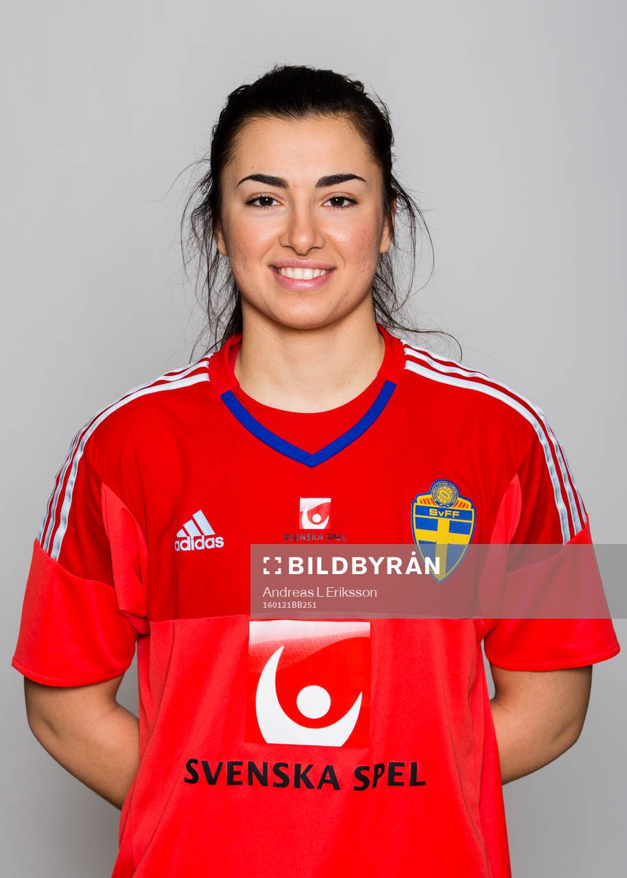 Zecira Musovic i F19/U20-landslaget