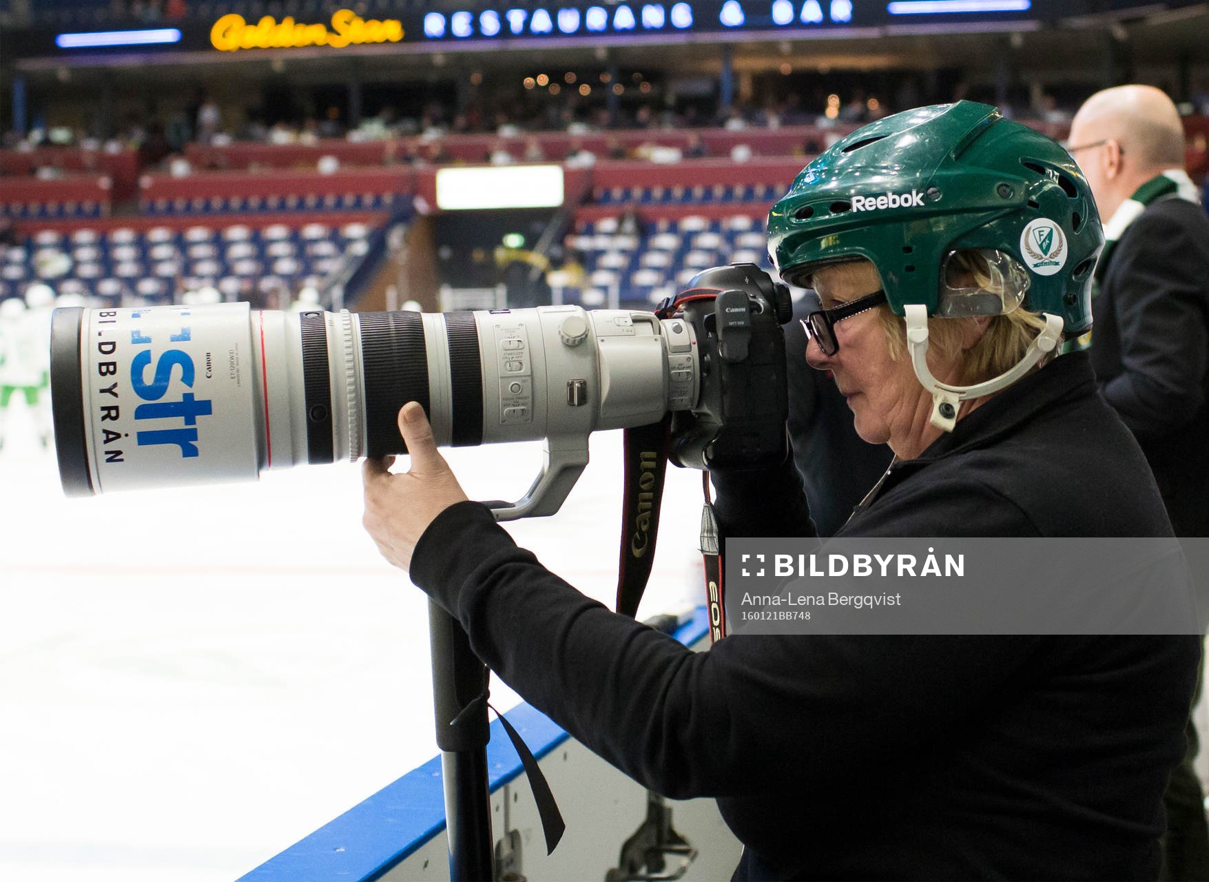 Anna-Lena Bergqvist fotograferar