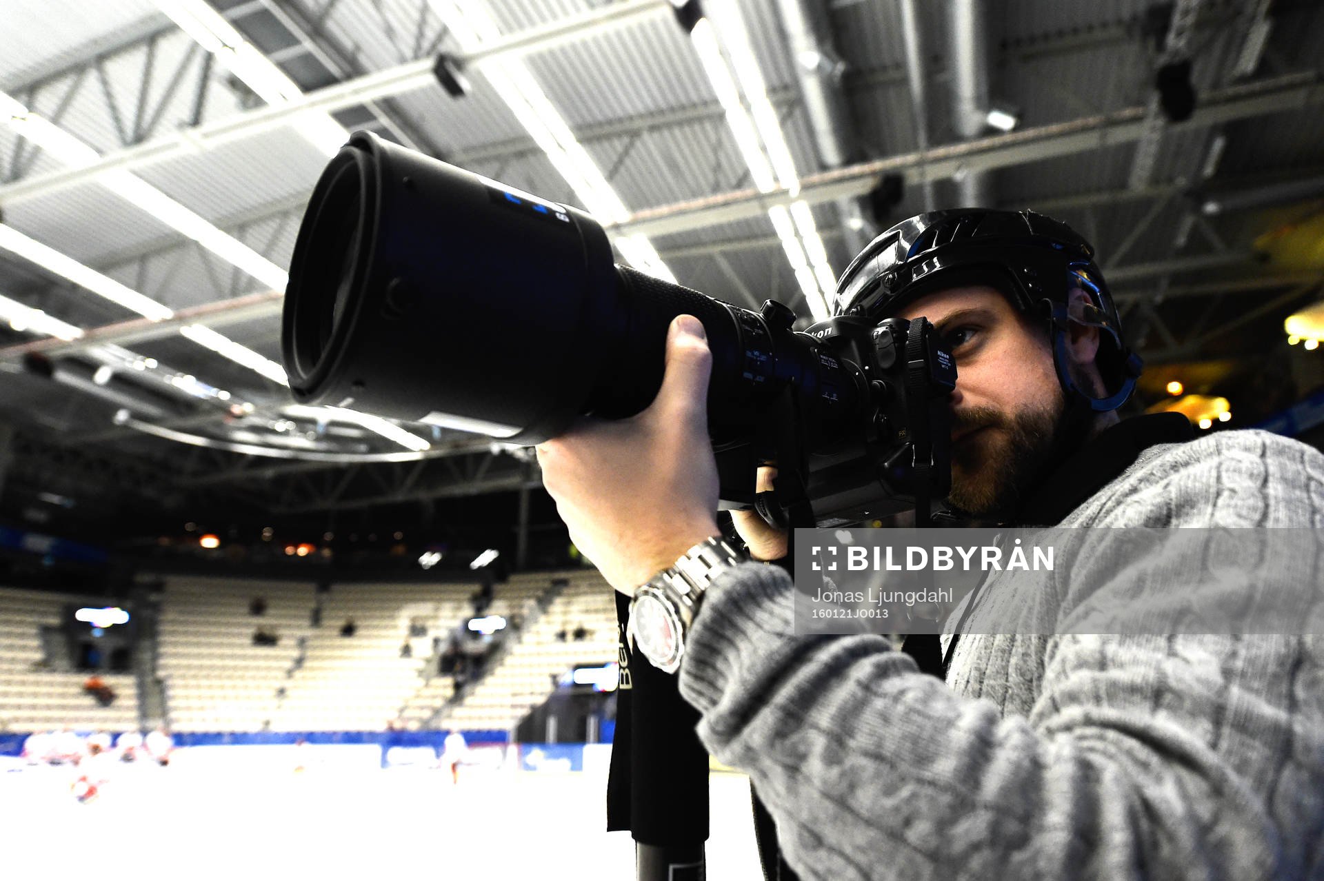 Jonas Ljungdahl fotograferar