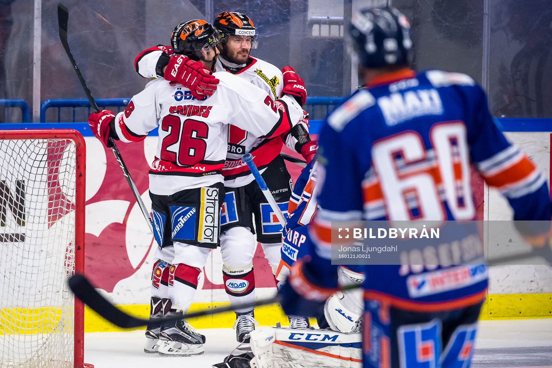 Örebros Greg Squires och Johan Wiklander jublar