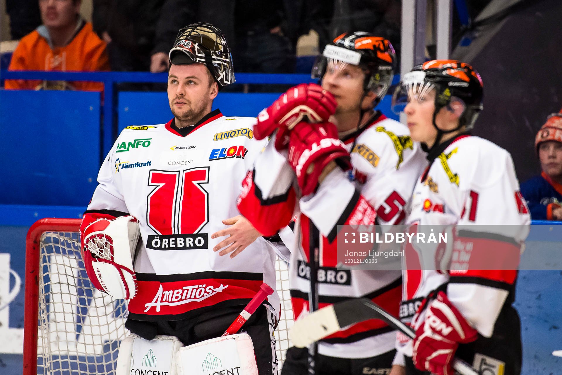 Örebros målvakt Julius Hudacek deppar
