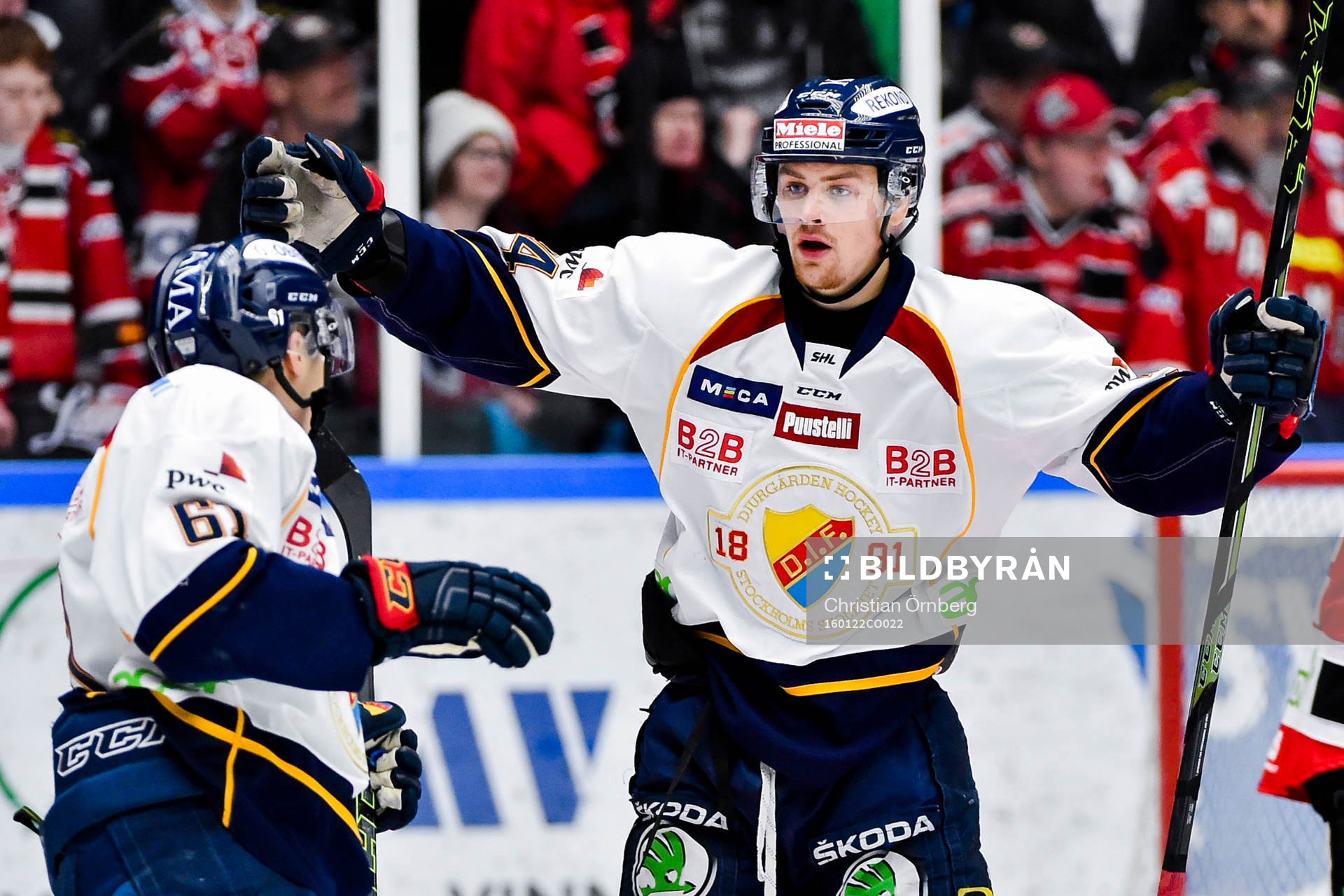 Djurgårdens Markus Ljungh och Daniel Brodin jublar