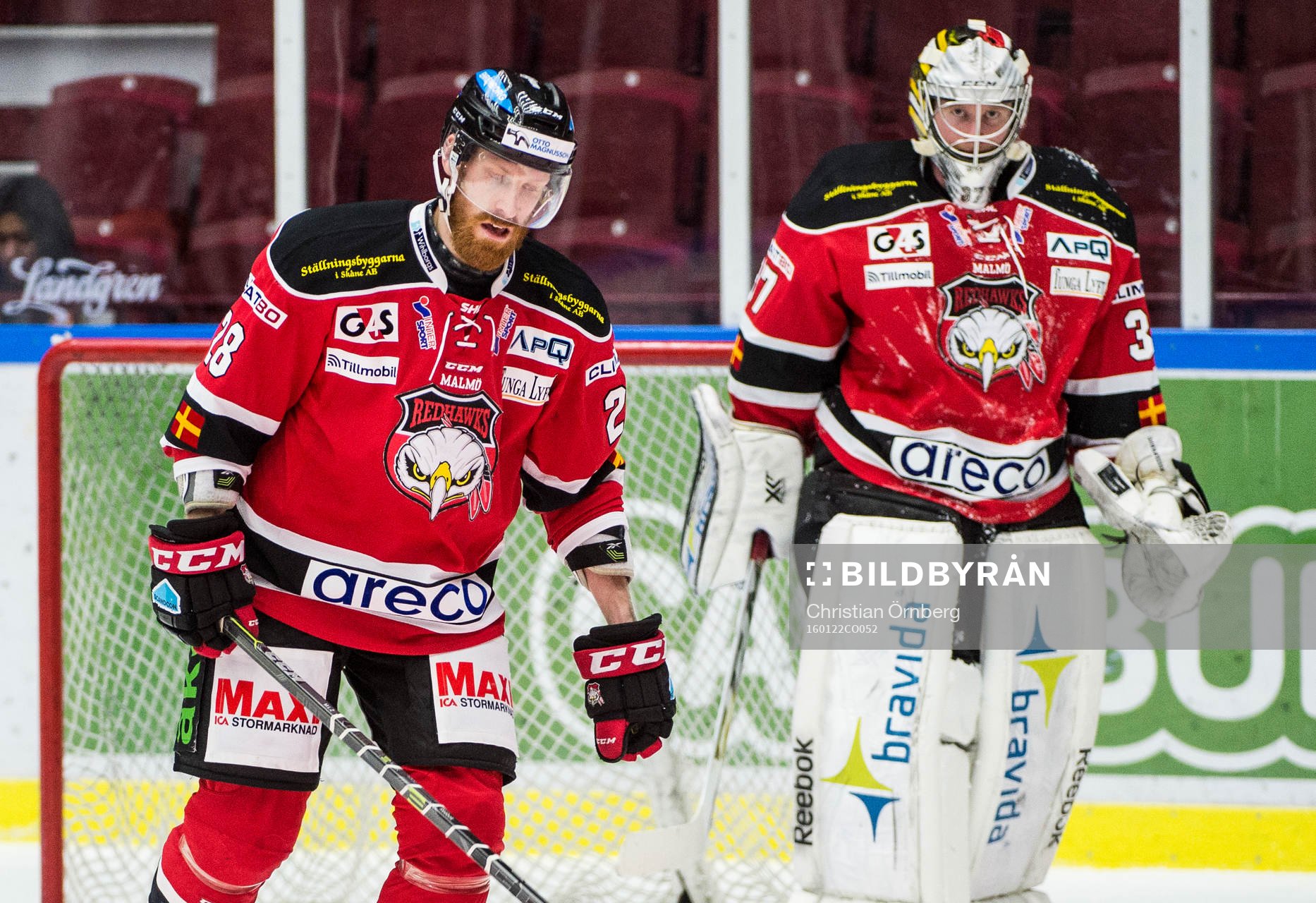 Malmö Redhawks Jens Olsson målvakt Jonas Gunnarsson deppar